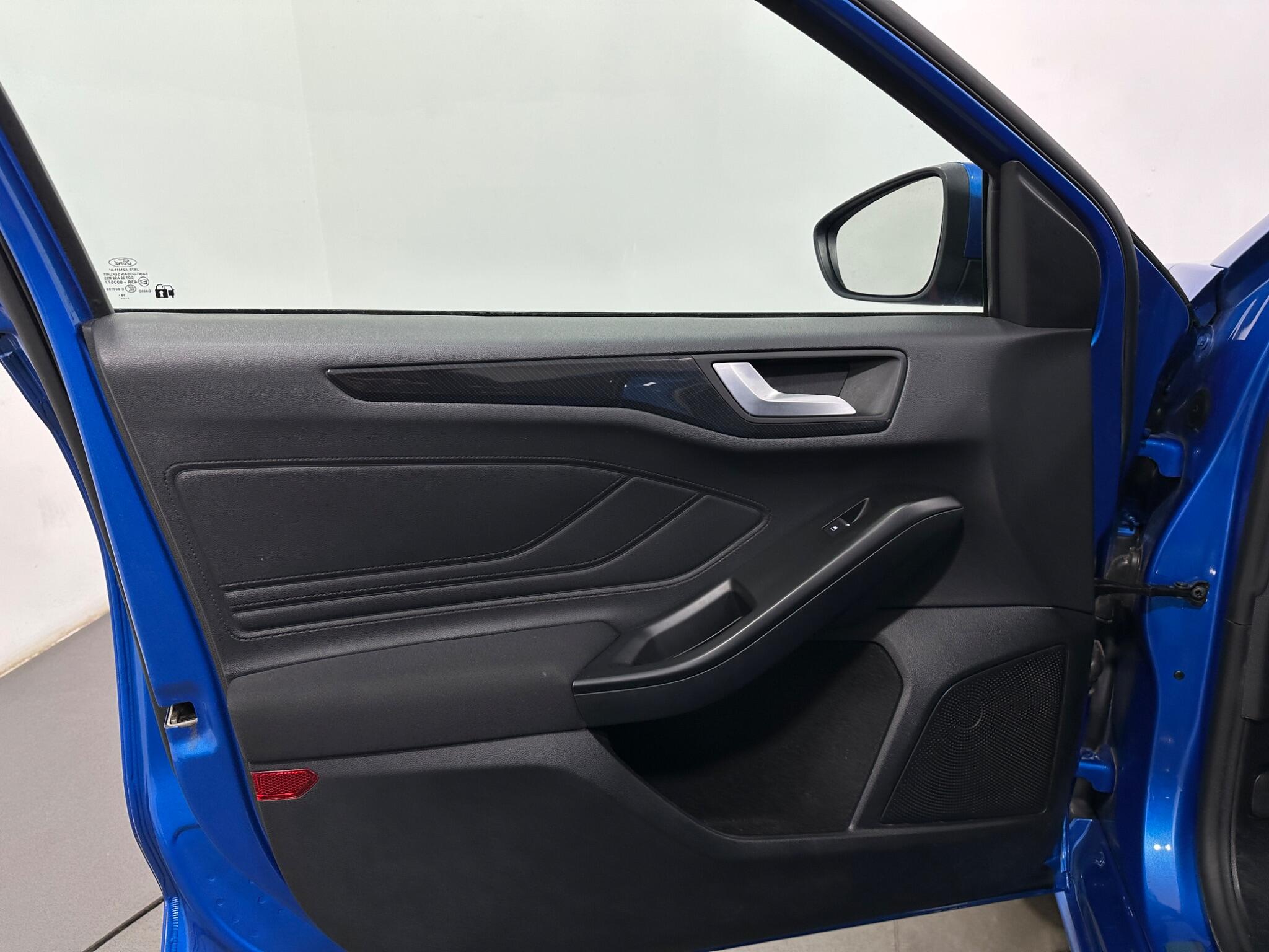 Ford Focus view 35