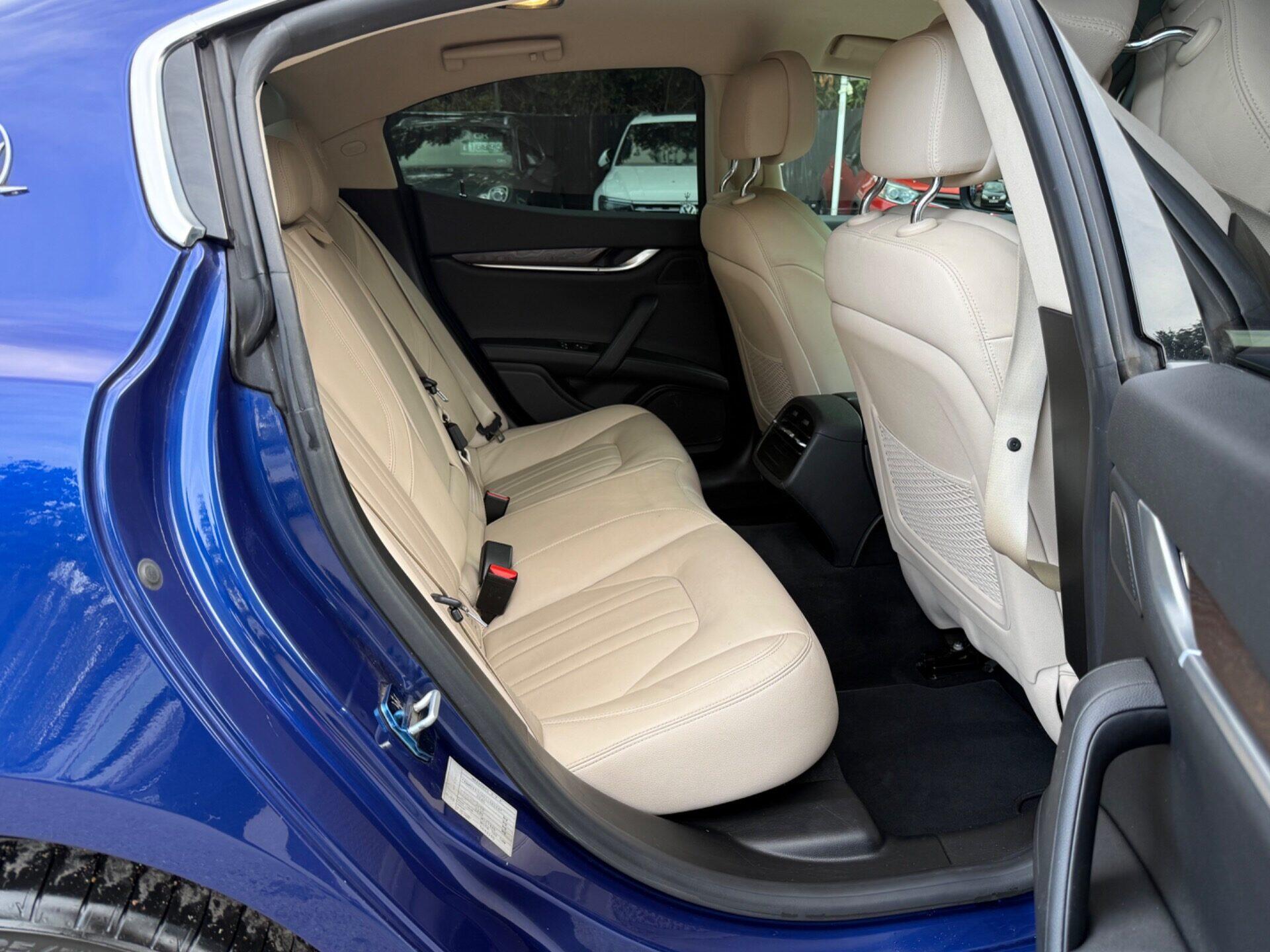 Maserati Ghibli view 23