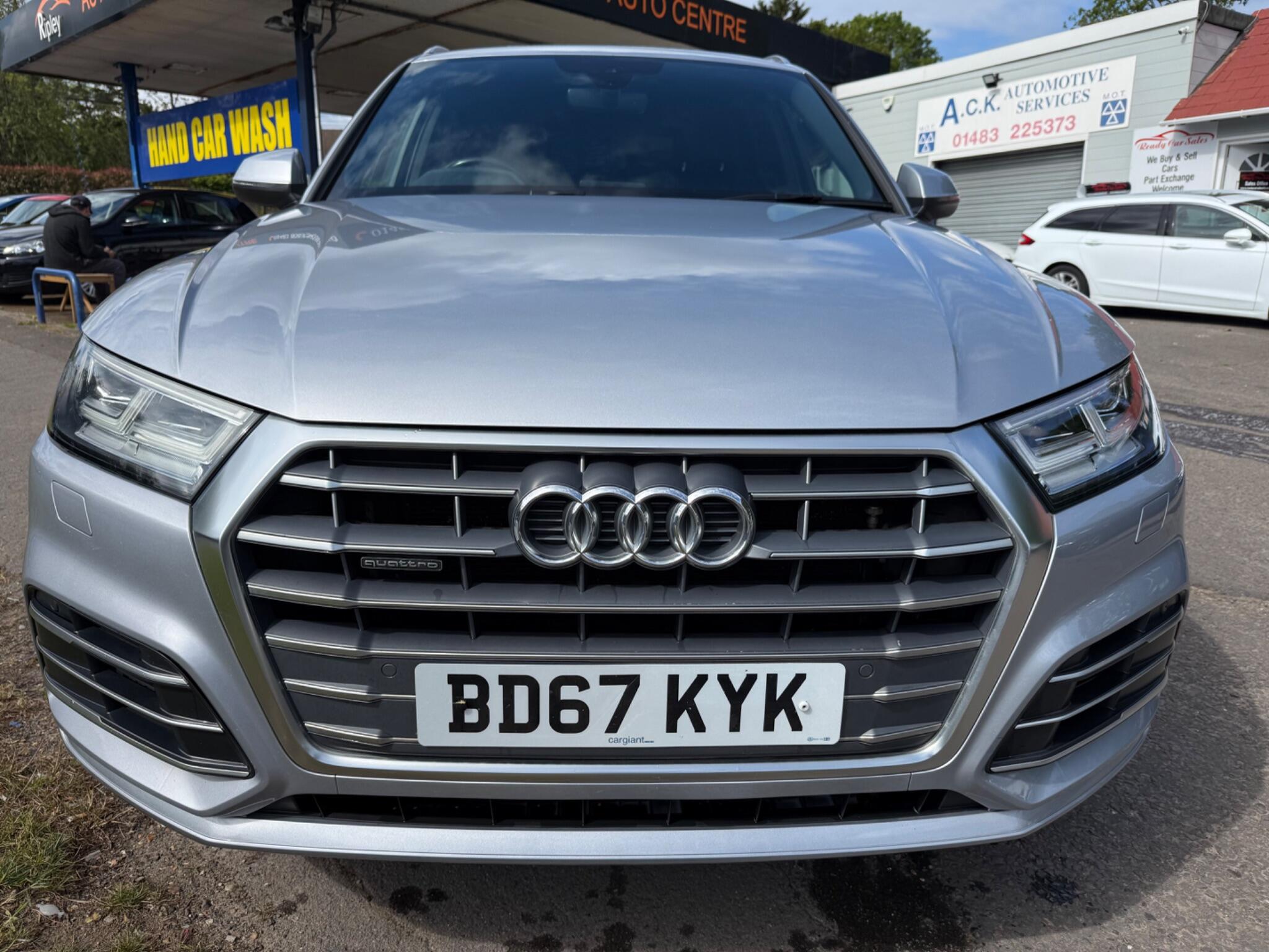Audi Q5 view 2