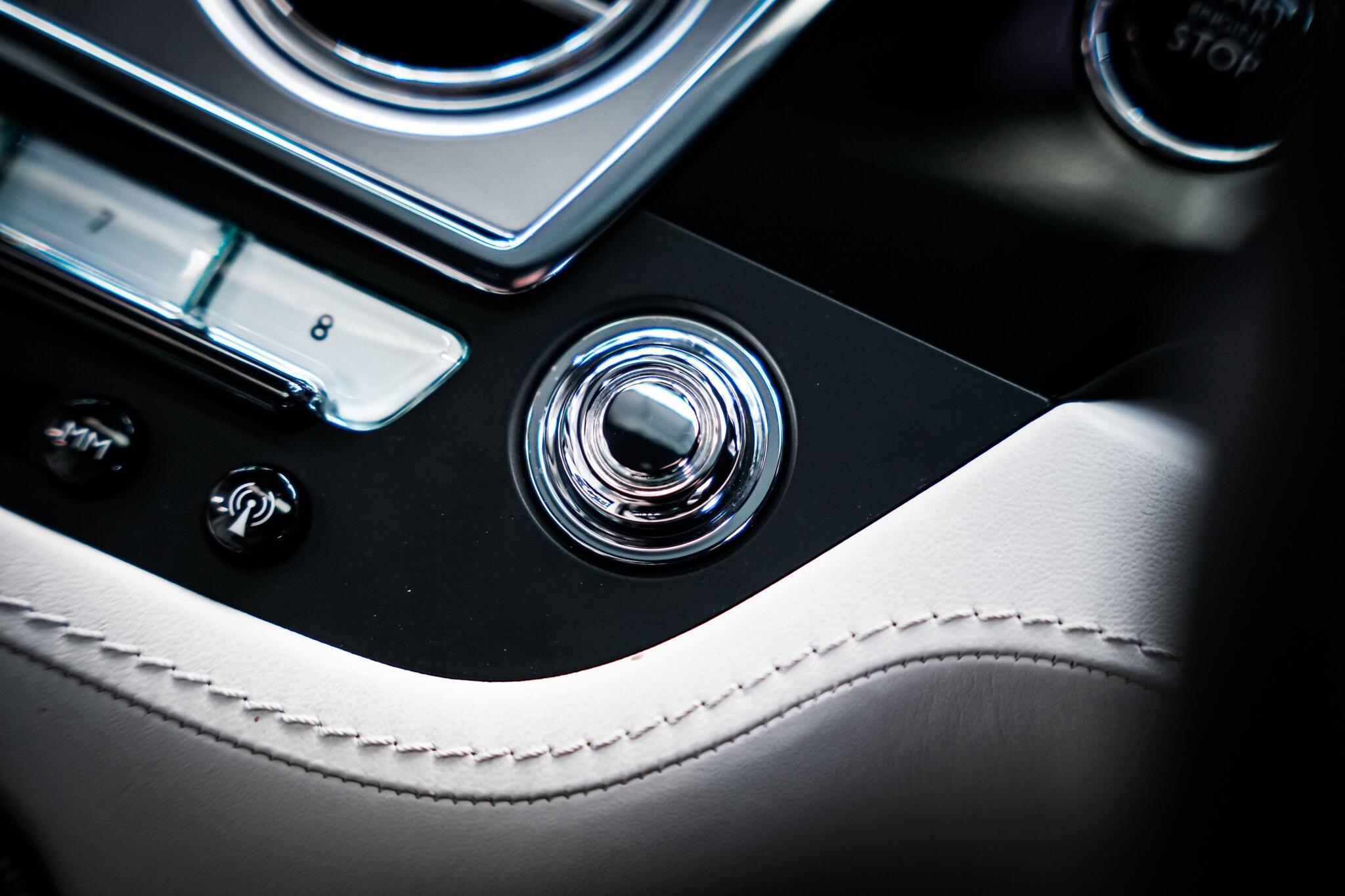 Rolls-Royce Wraith view 66