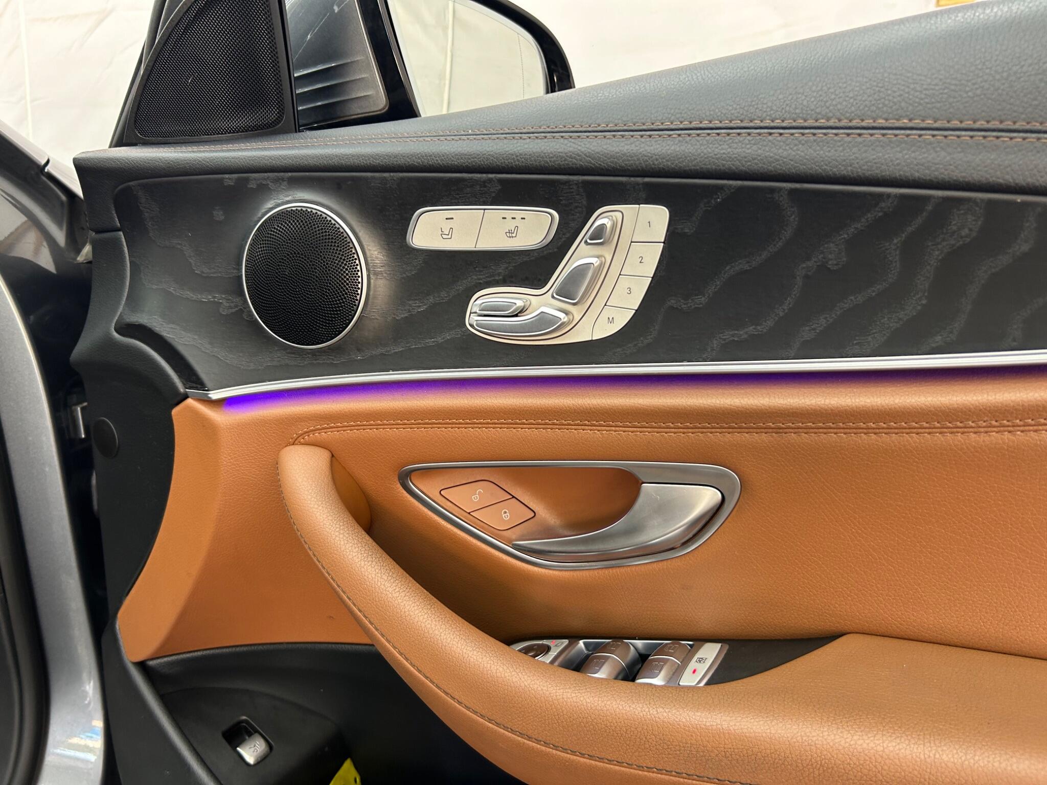 Mercedes-Benz E Class view 34