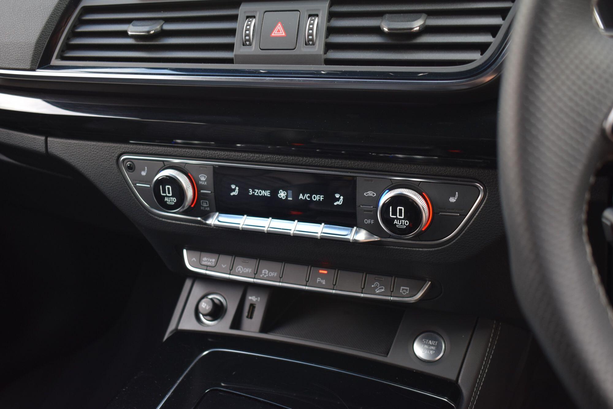 Audi Q5 view 17