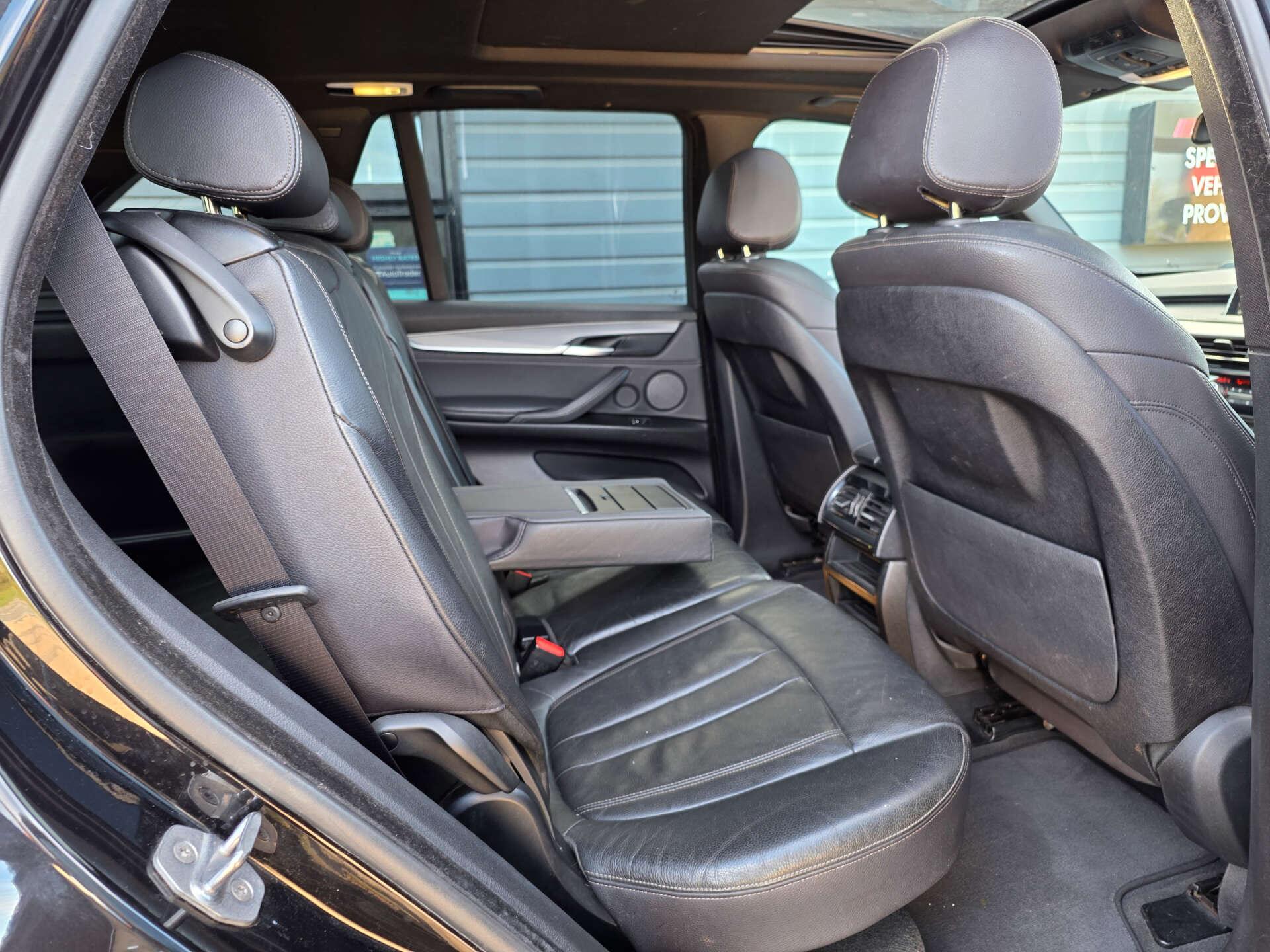 BMW X5 view 24