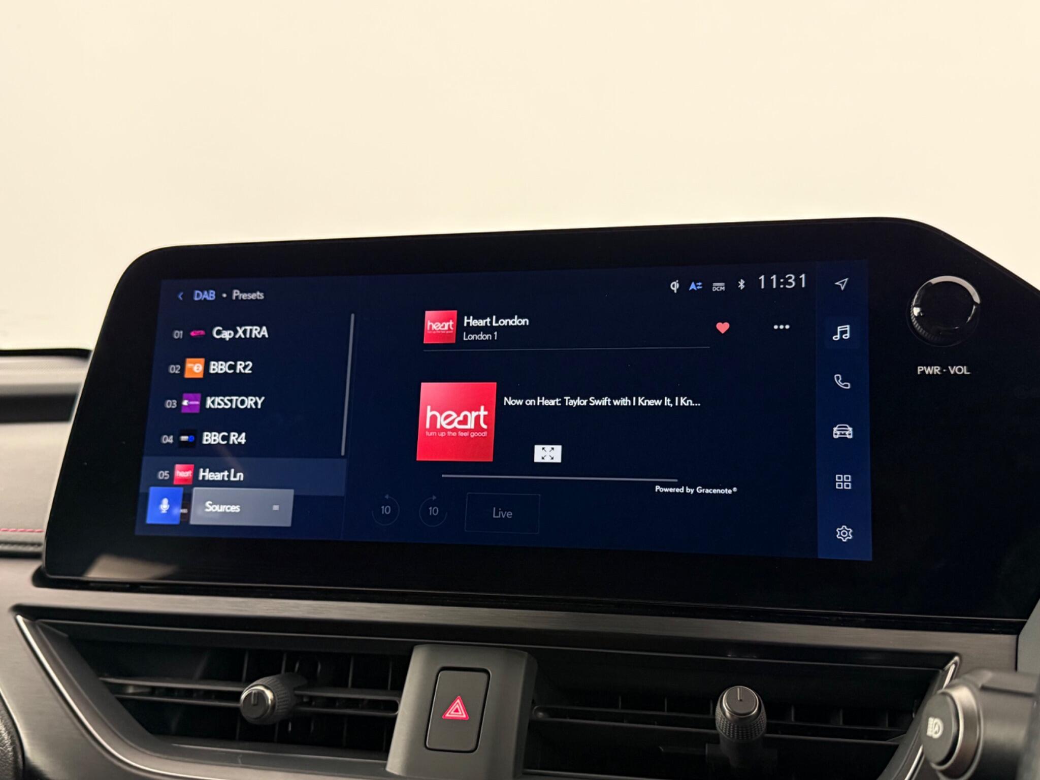 Lexus Ux view 31