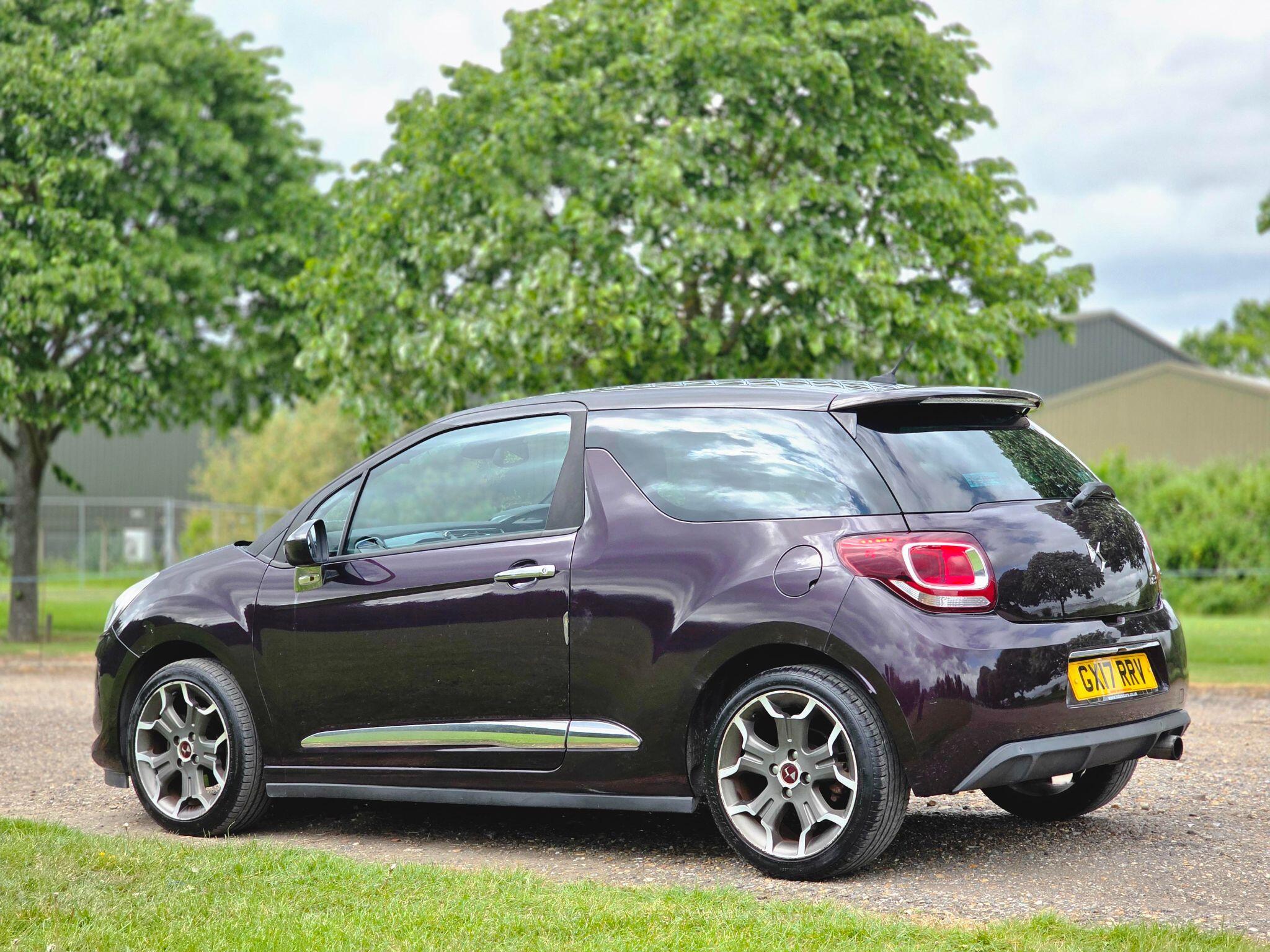 DS Automobiles DS 3 view 12