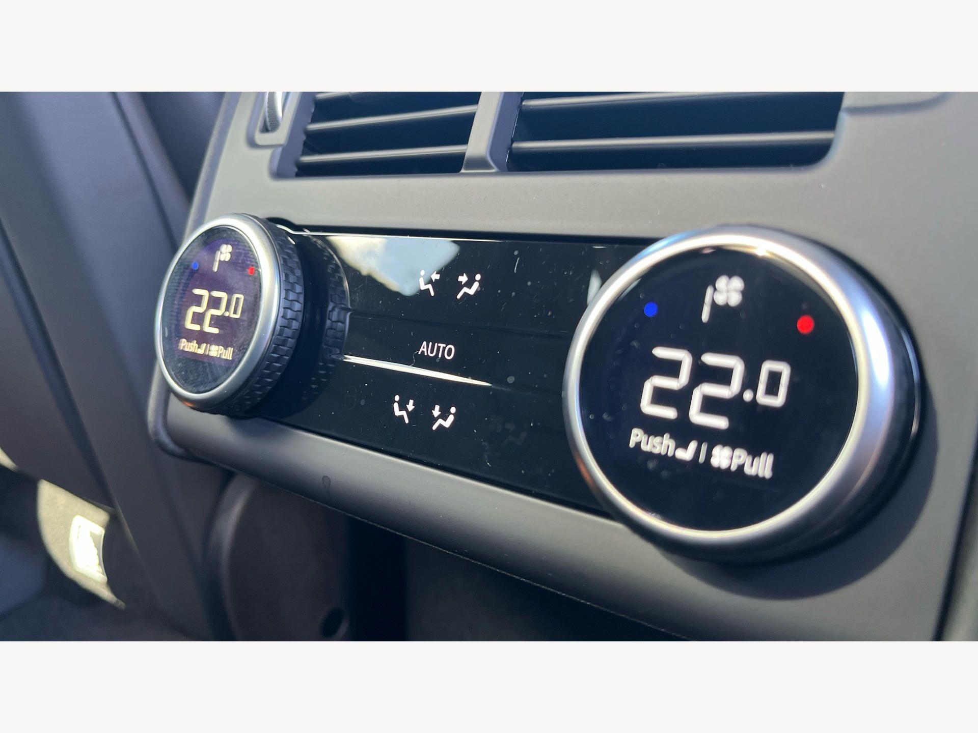 Land Rover Discovery view 29