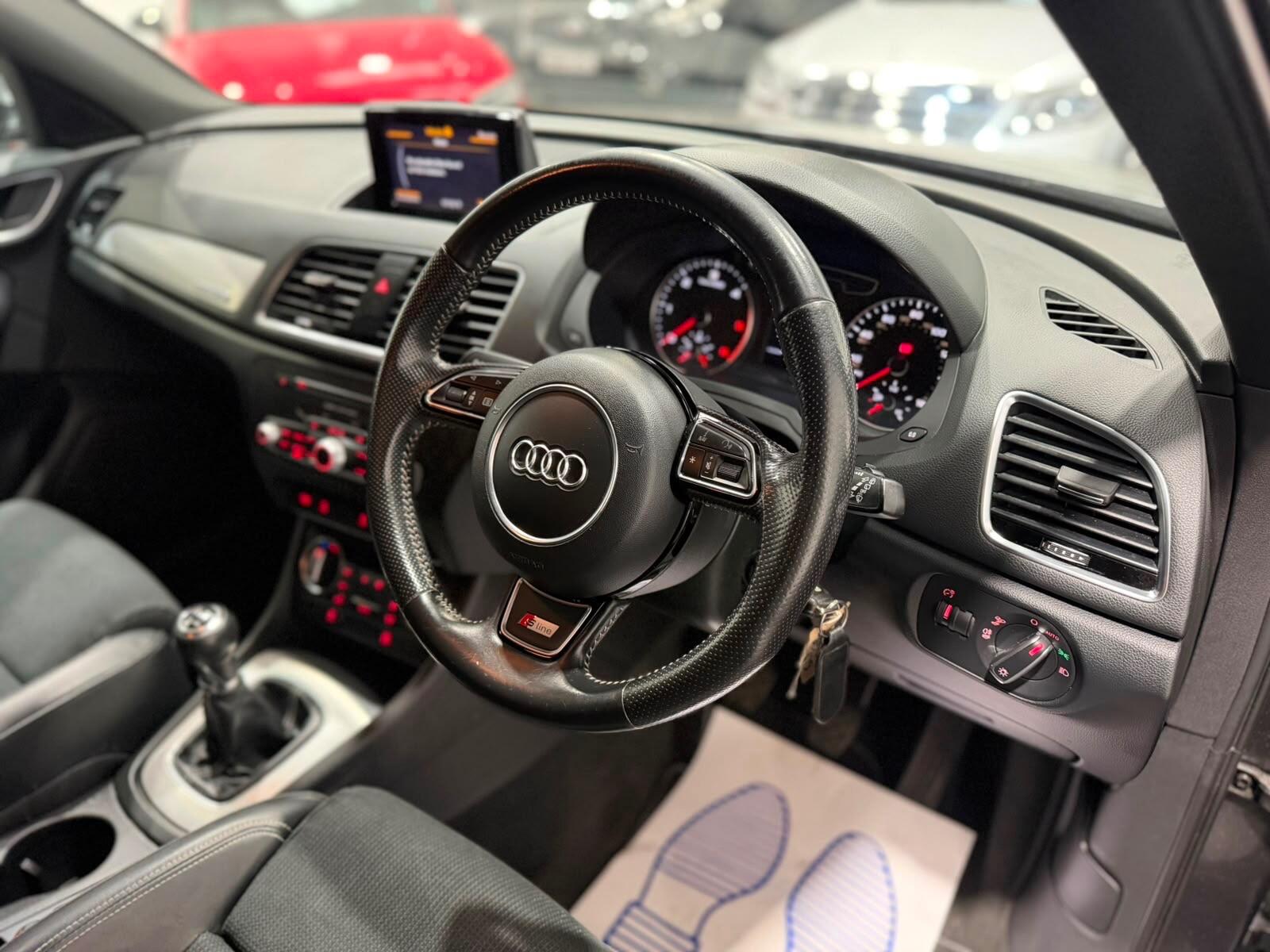 Audi Q3 view 36