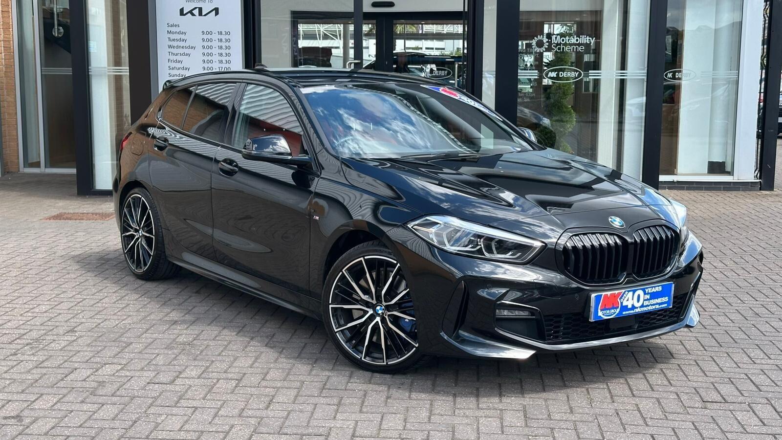BMW 1 Series view 4