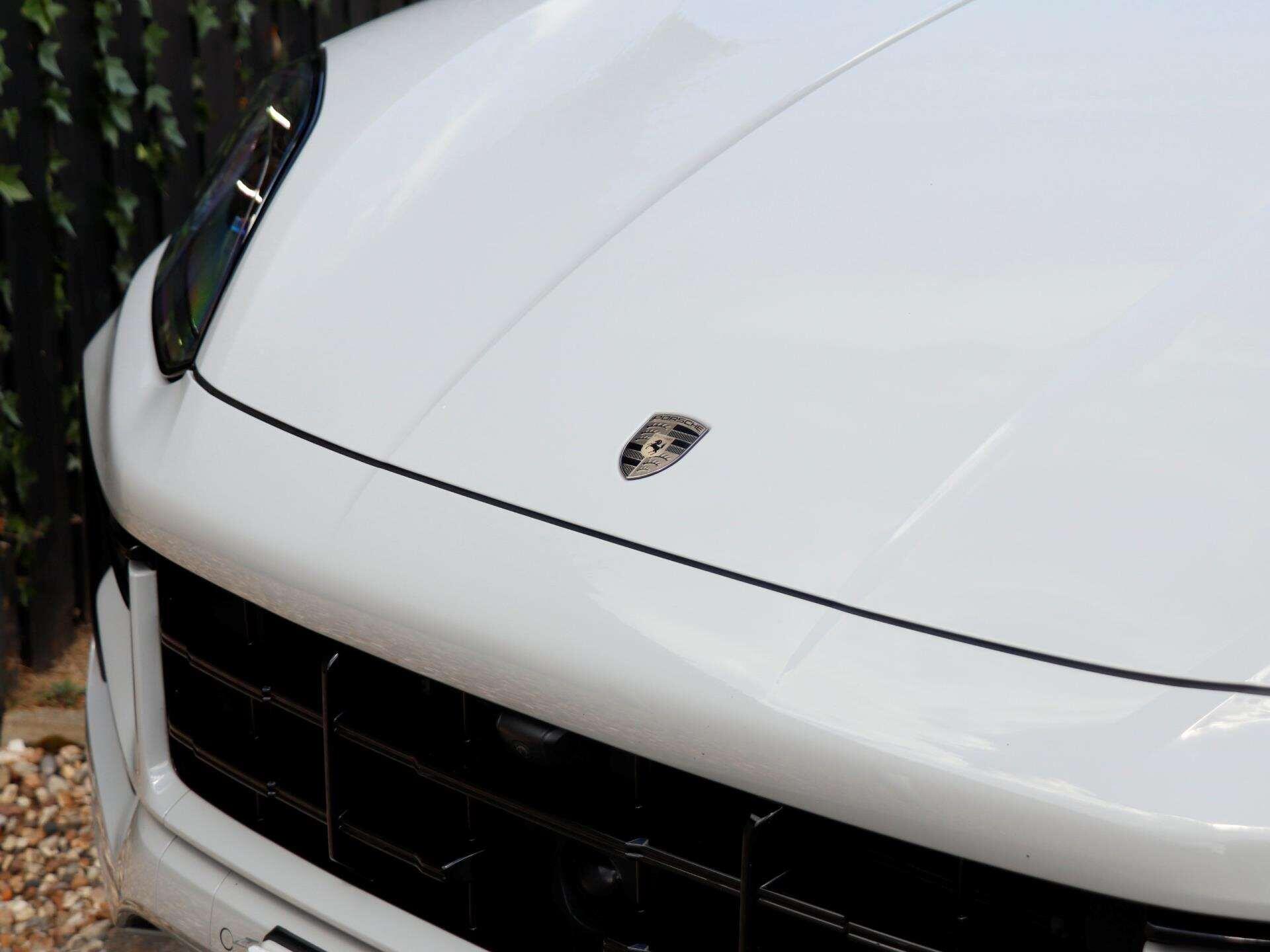 Porsche Cayenne view 30