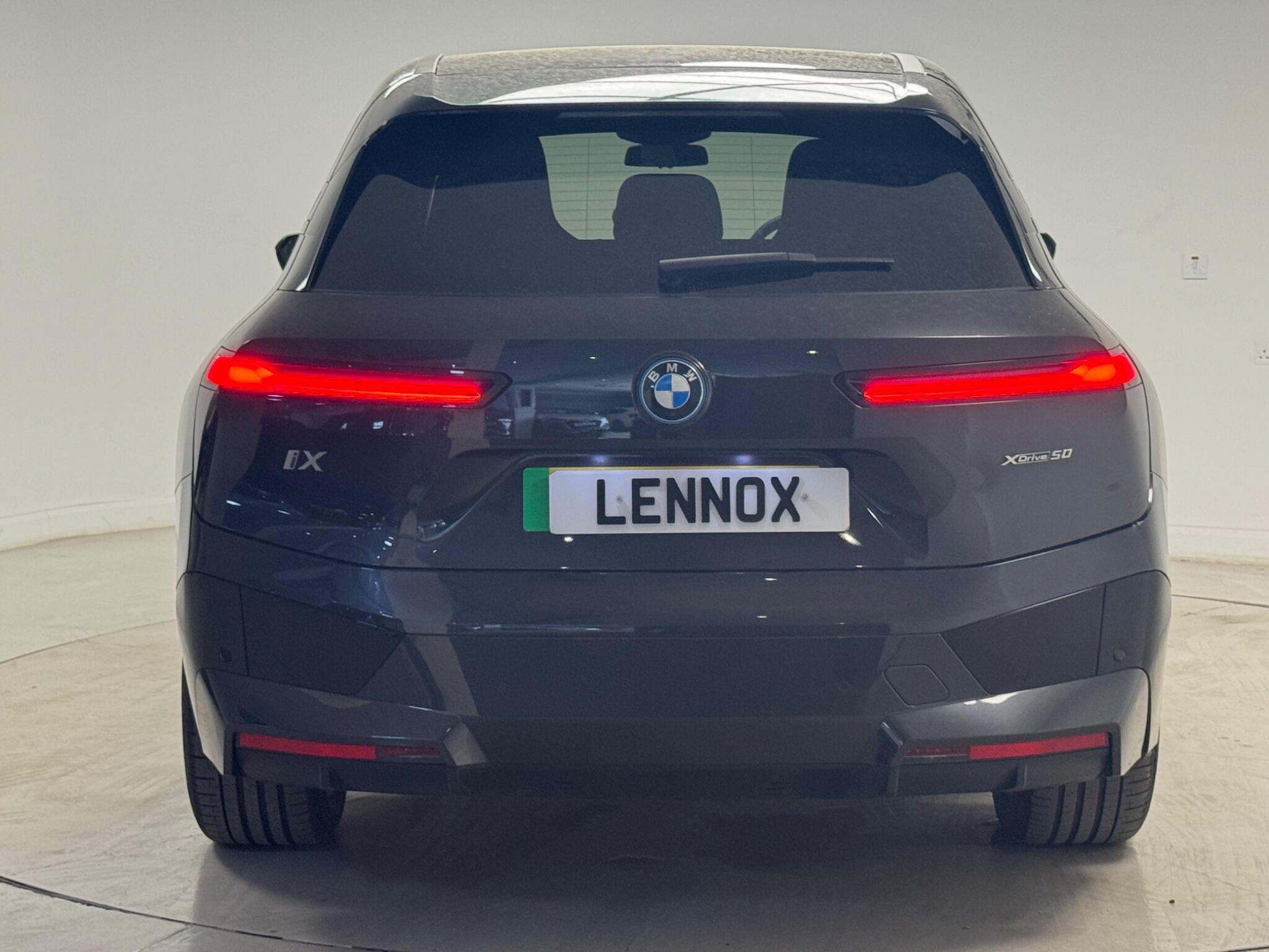BMW Ix view 5
