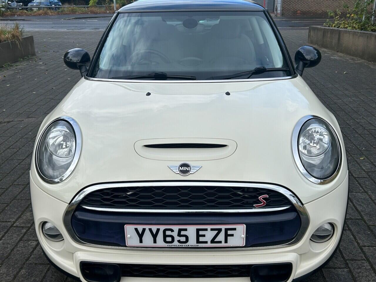 Mini Hatch view 7