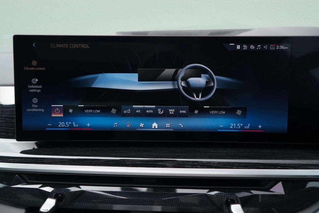 BMW X5 view 32