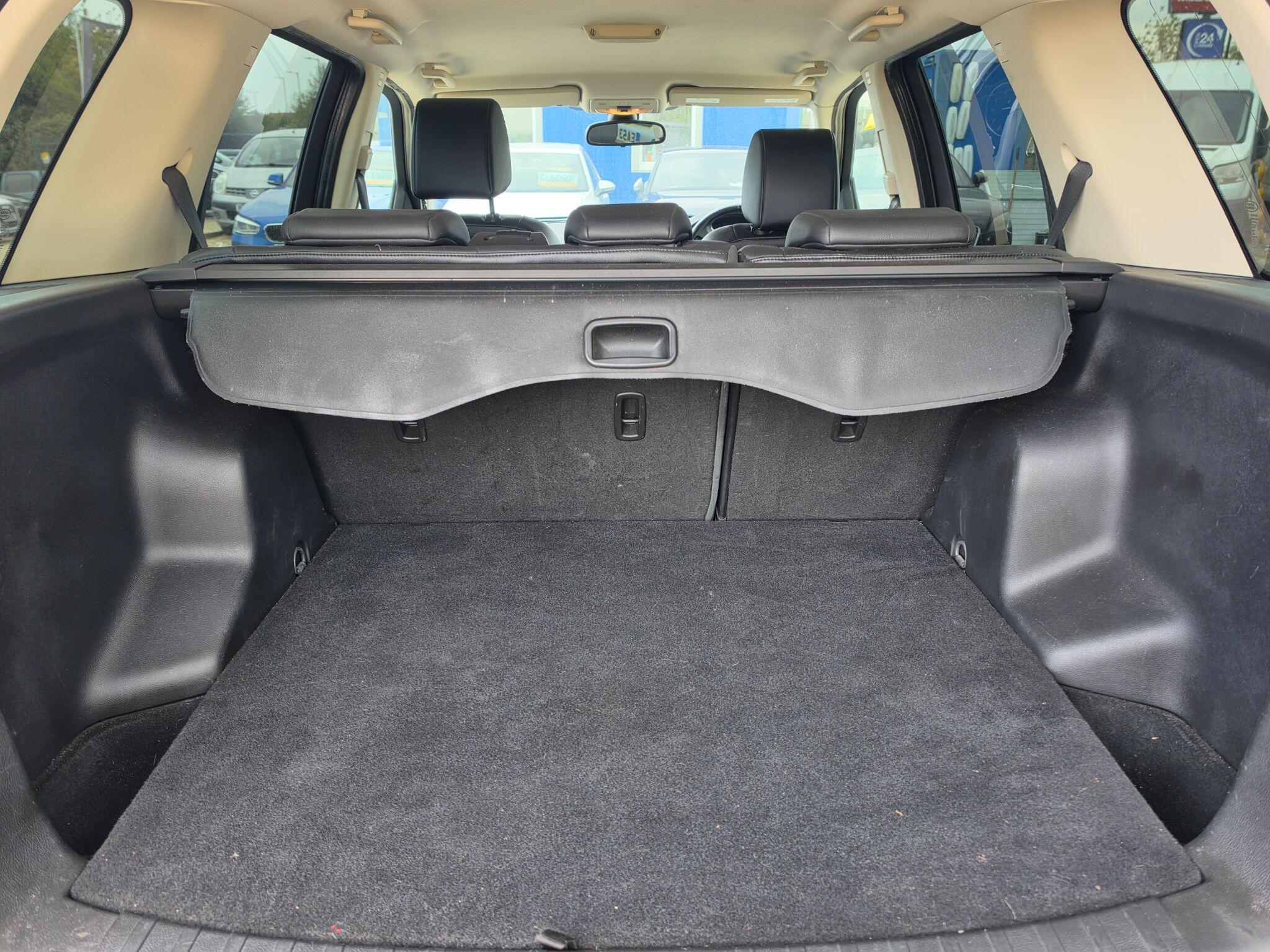Land Rover Freelander 2 view 23