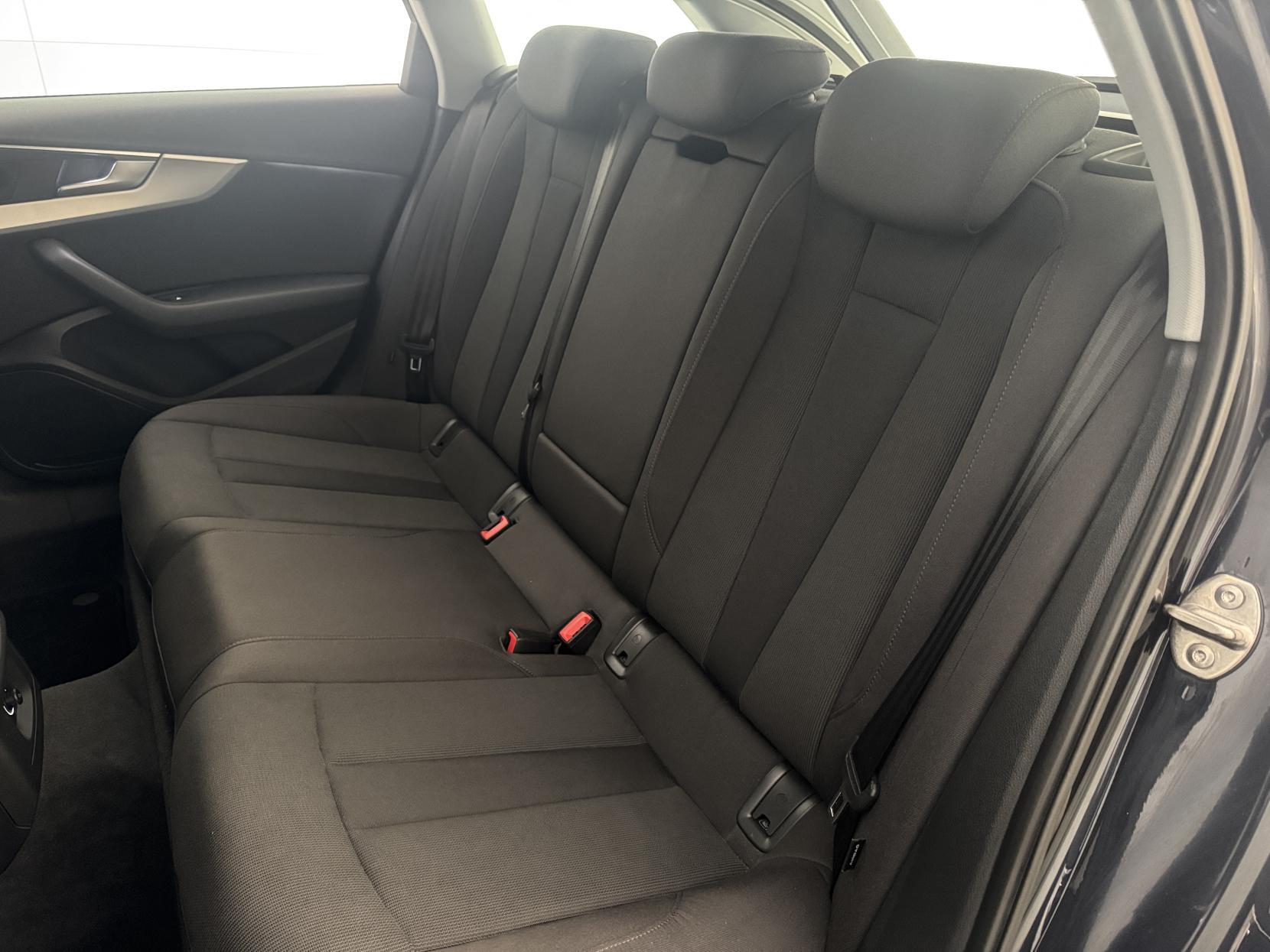 Audi A4 view 60
