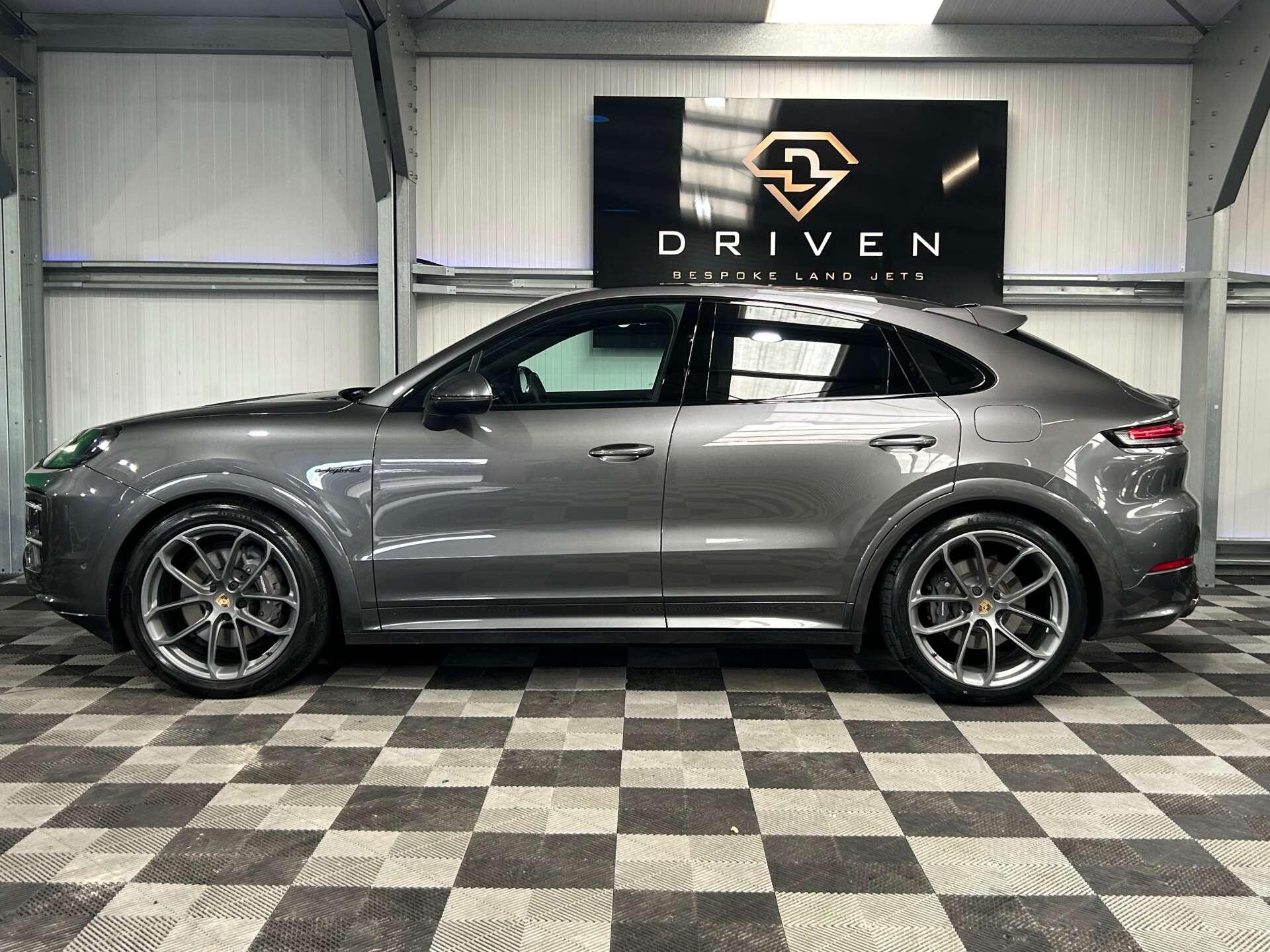 Porsche Cayenne view 13