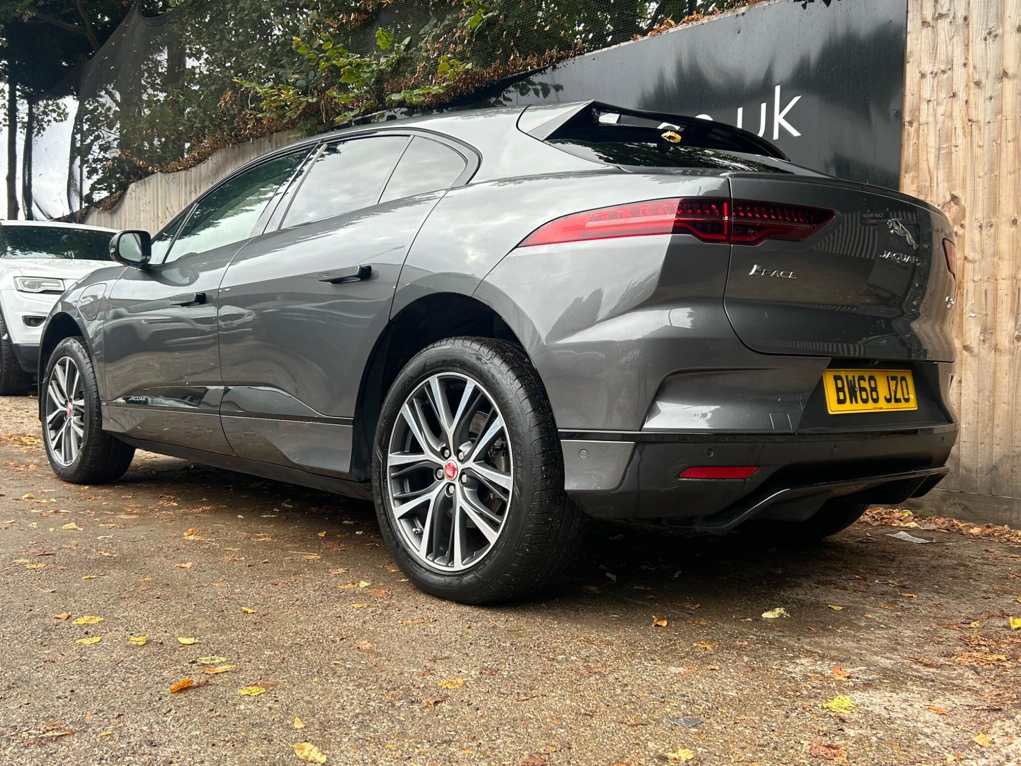 Jaguar I-Pace view 14
