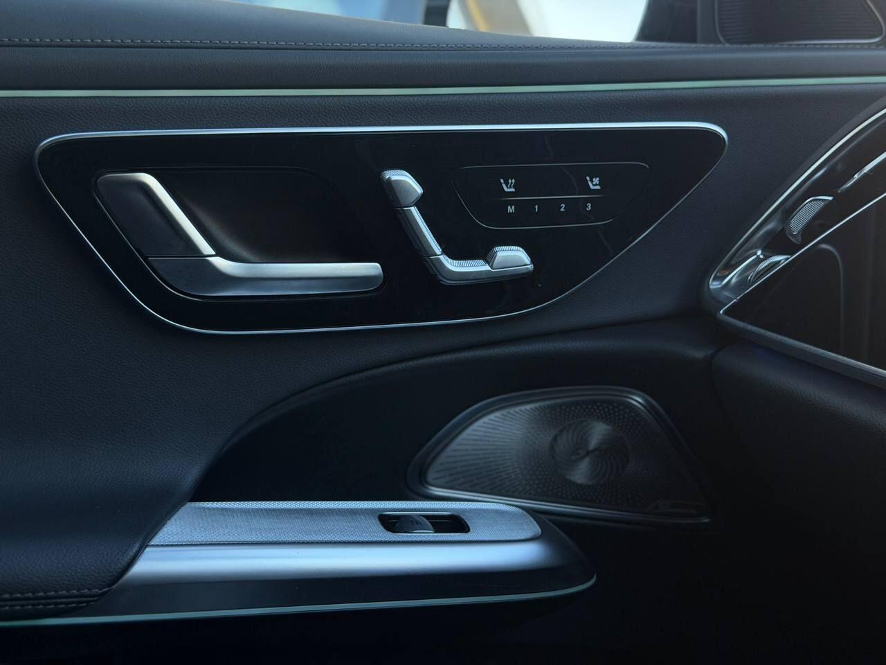 Mercedes-Benz E-Class view 44