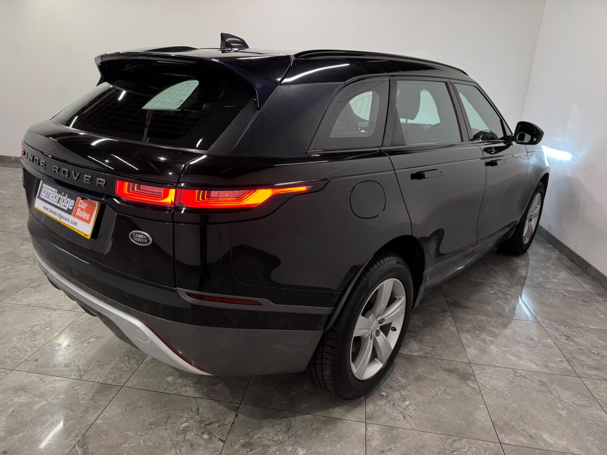 Land Rover Range Rover Velar view 6