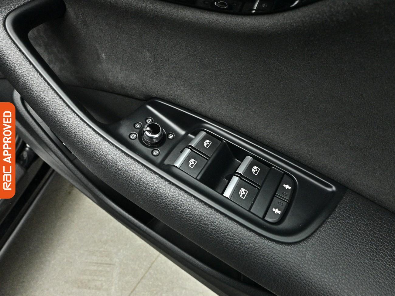 Audi Q7 view 36