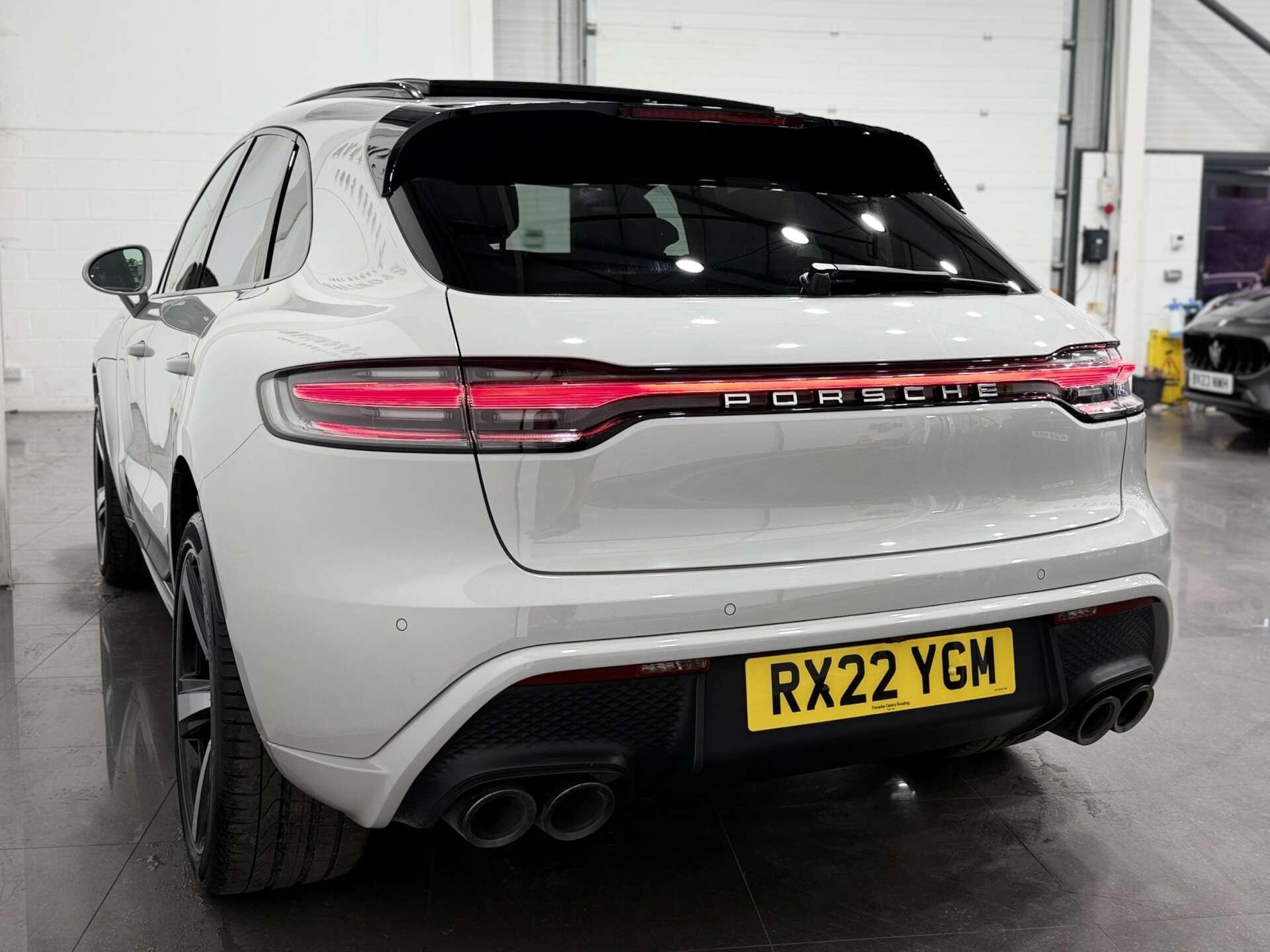 Porsche Macan view 8