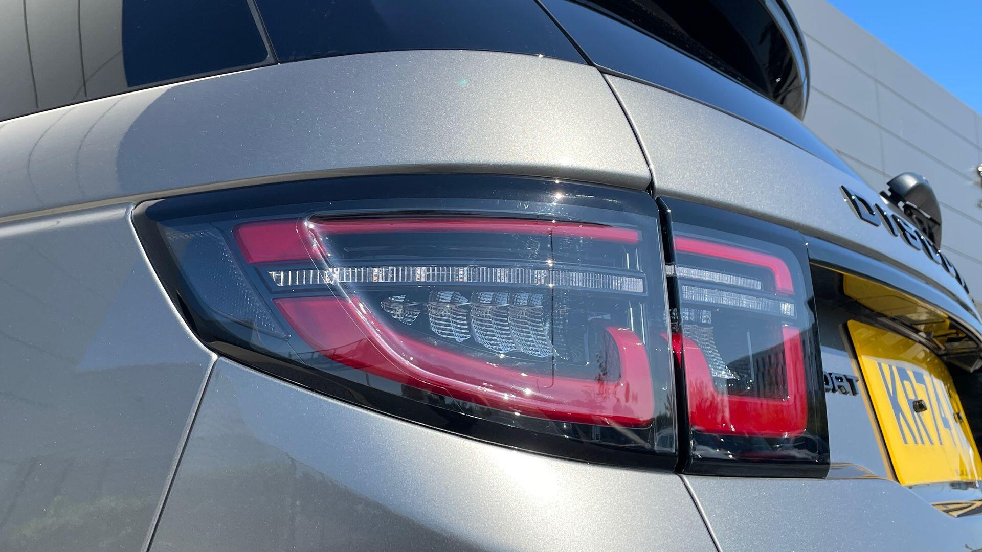Land Rover Discovery Sport view 19