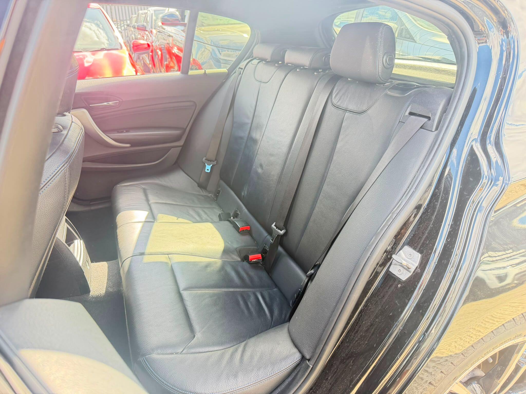BMW 1 Series view 19