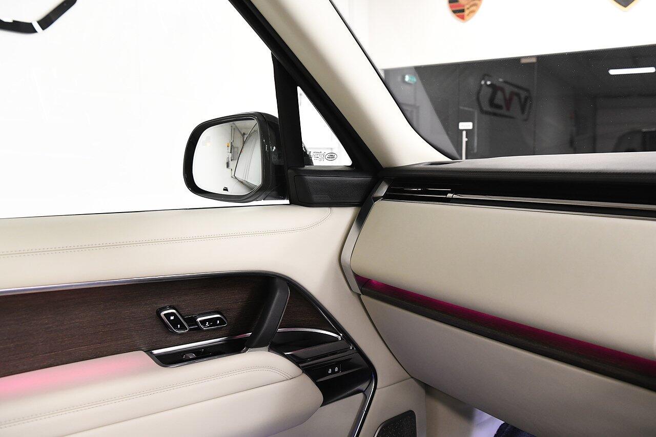 Land Rover Range Rover view 13