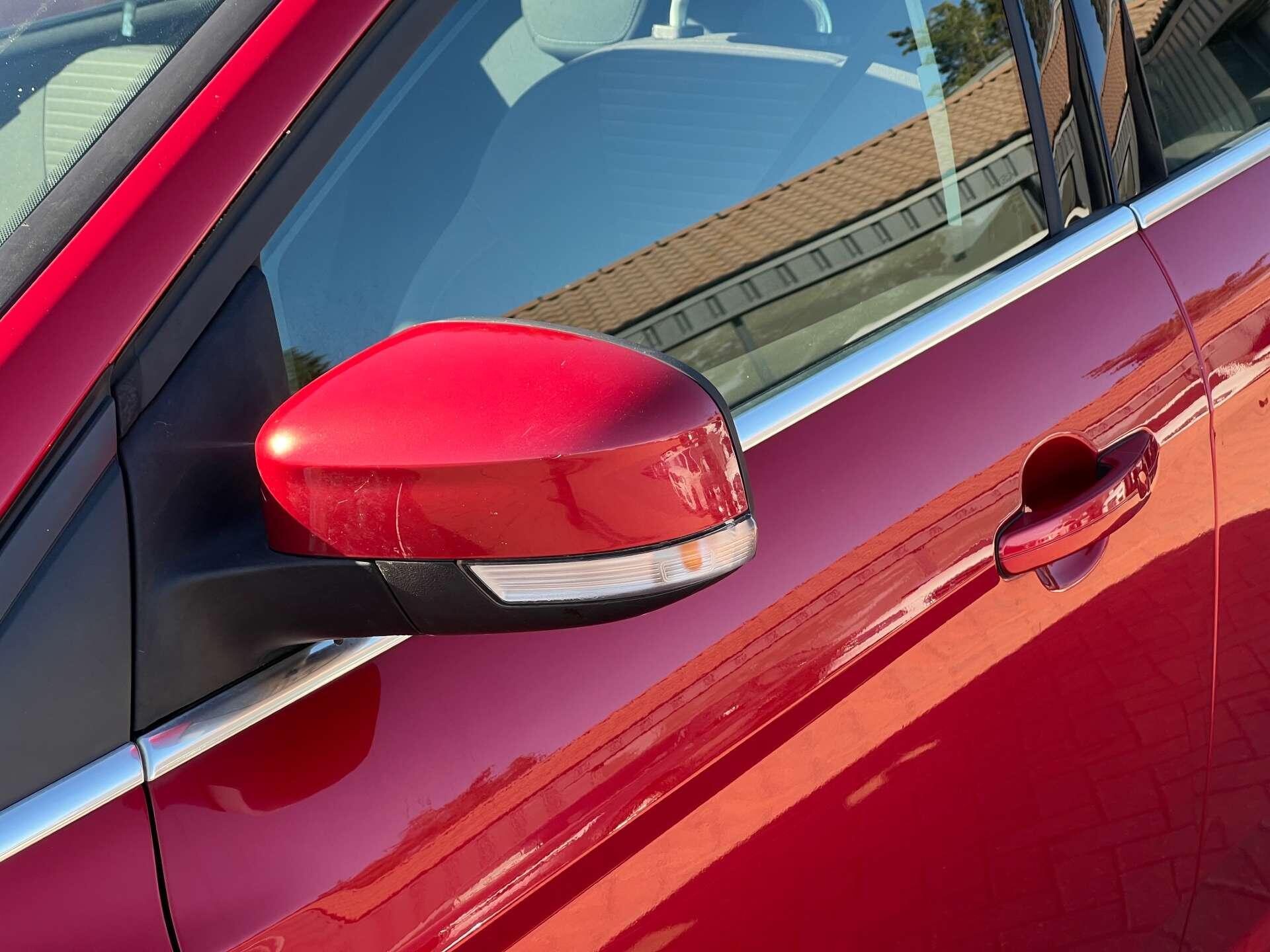 Ford Focus view 16