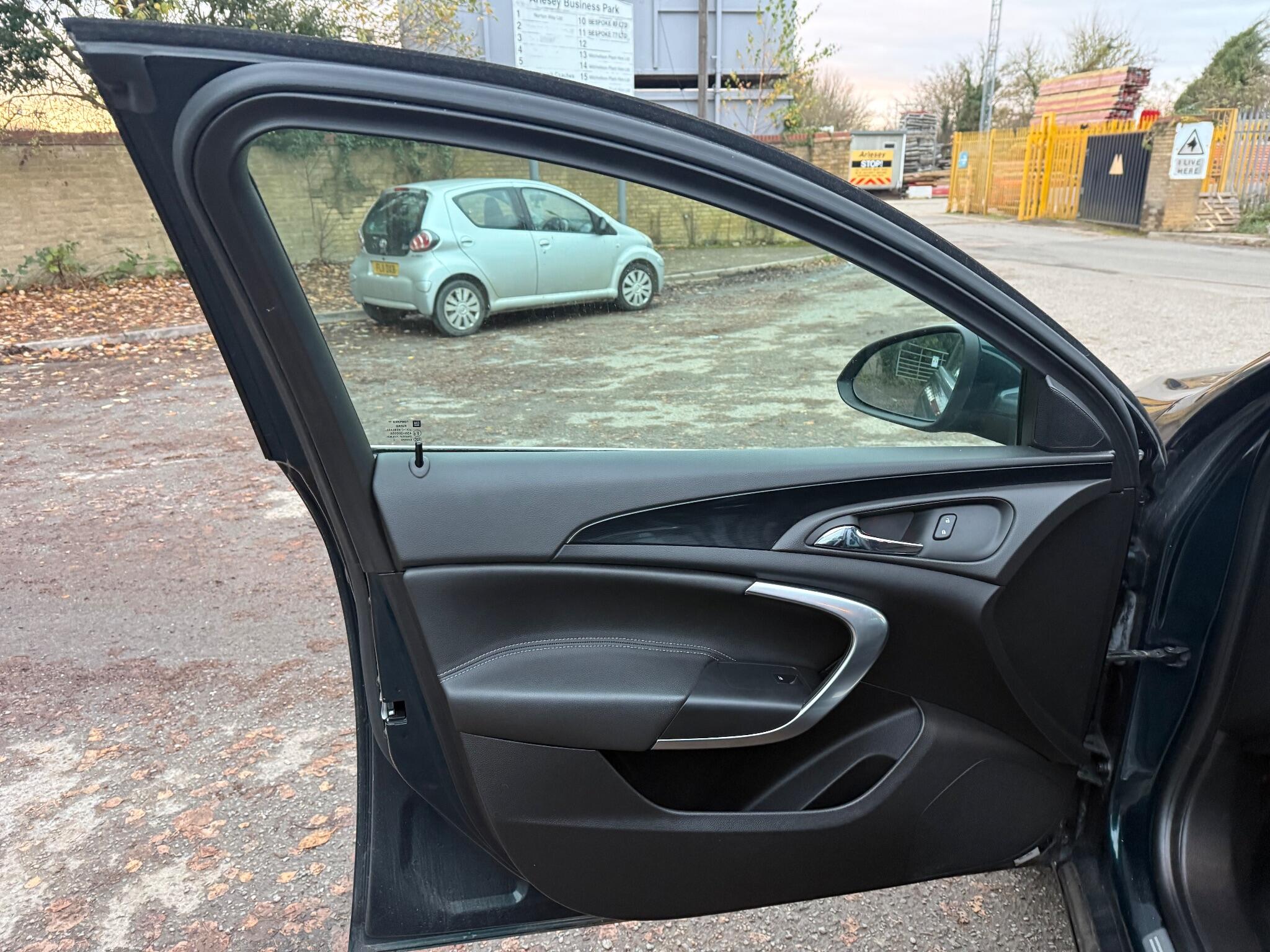 2013 Vauxhall Insignia image 27