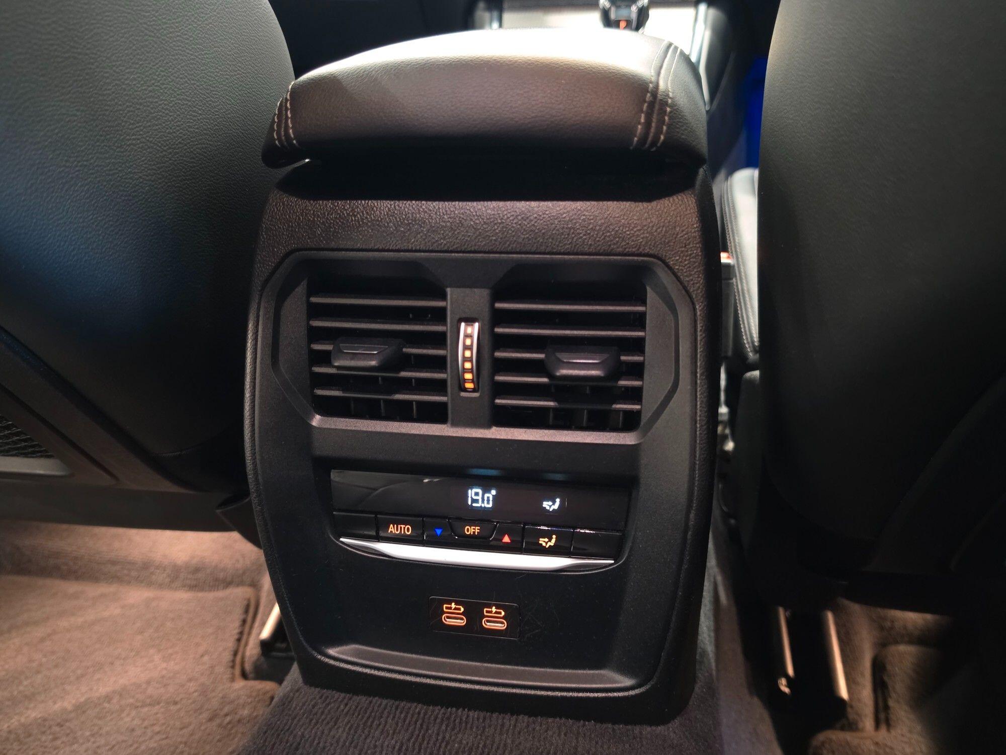 BMW 3 Series view 16