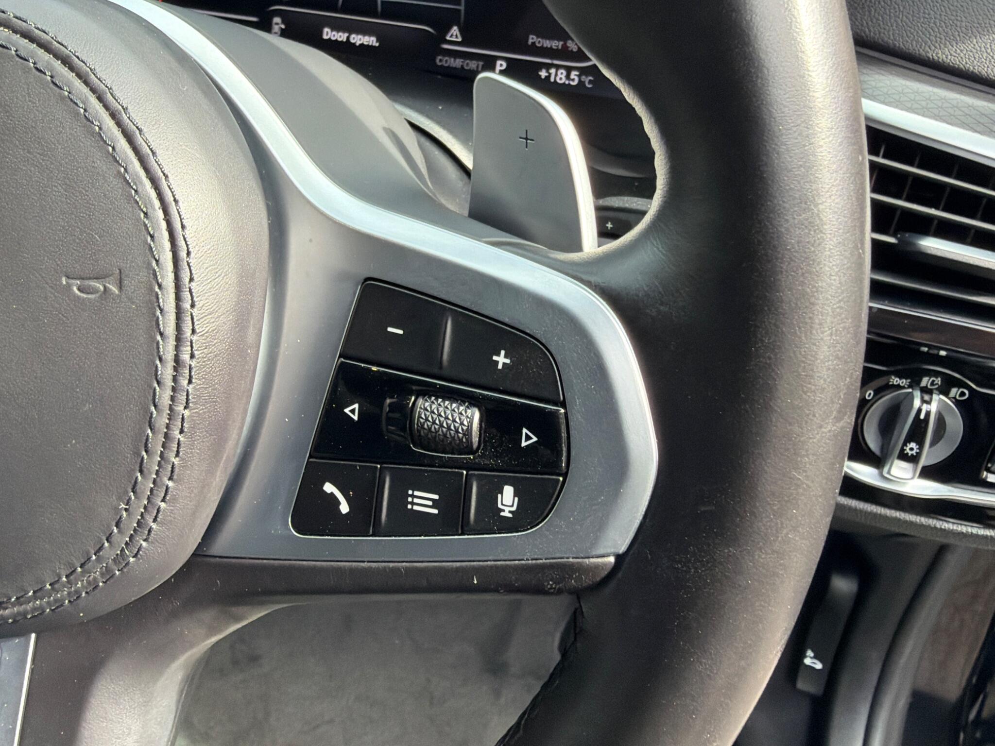 BMW 5 Series view 17