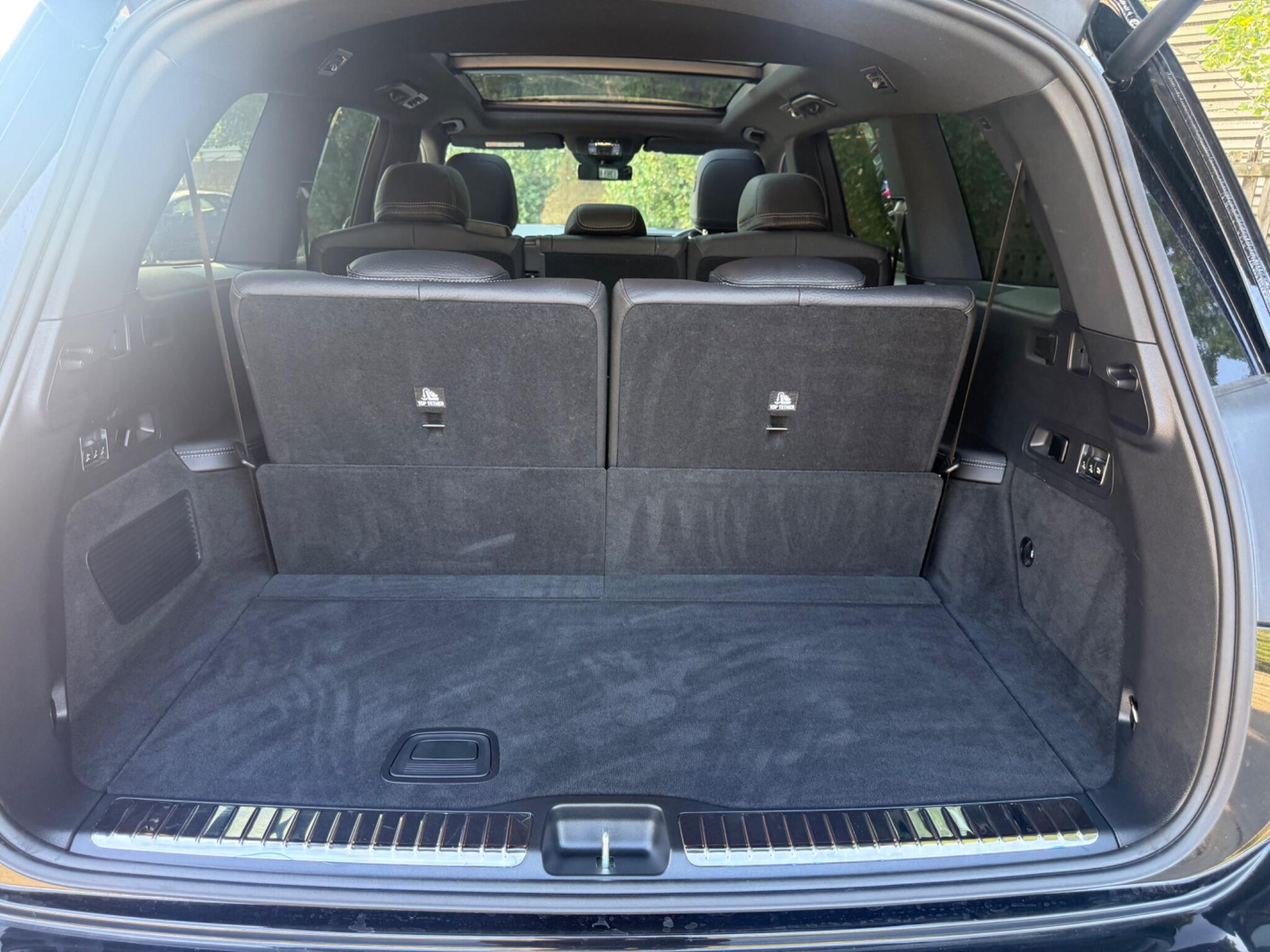 Mercedes-Benz GLS view 16