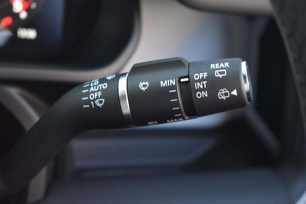 Land Rover Defender view 49