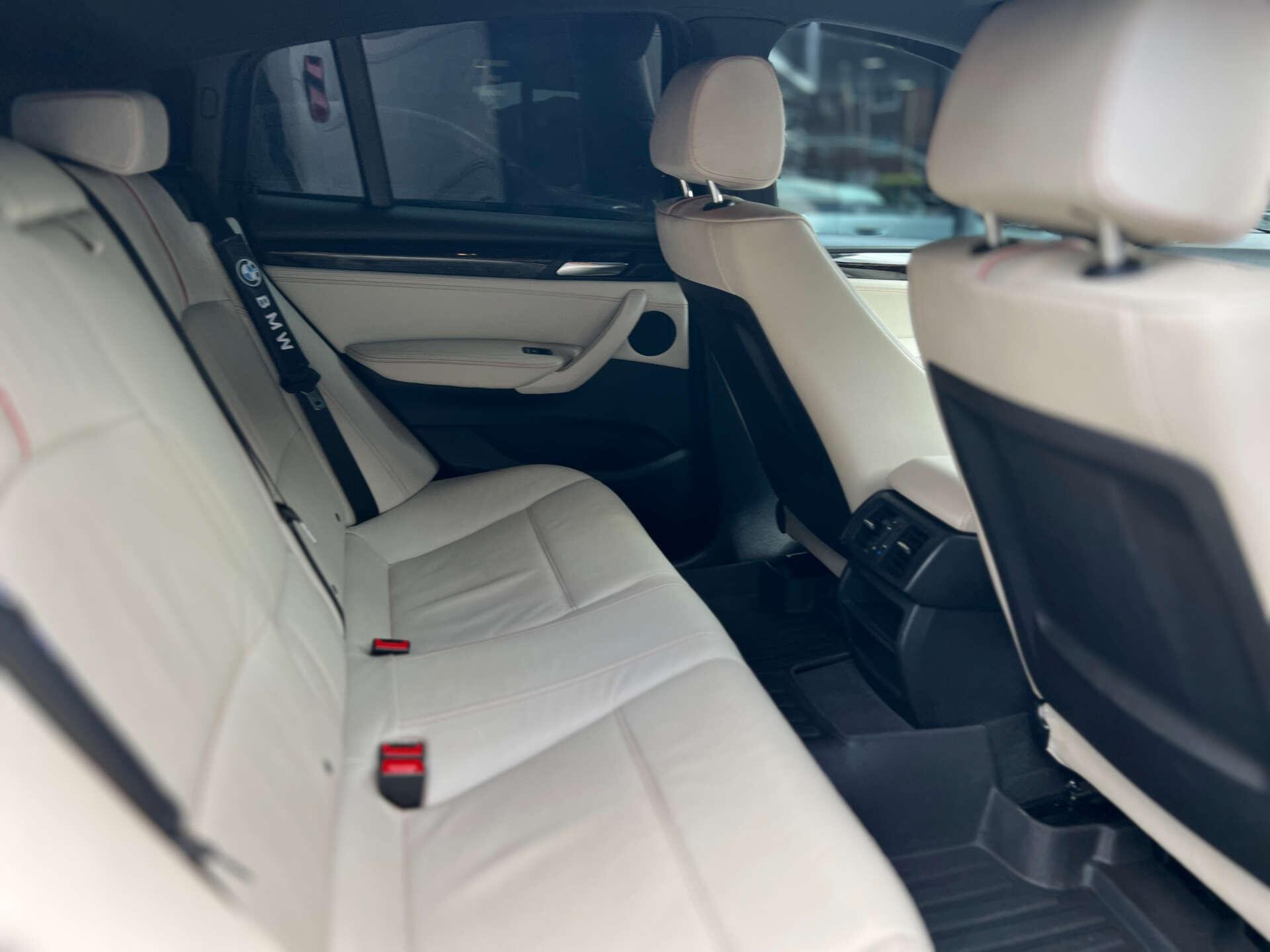 BMW X4 view 14