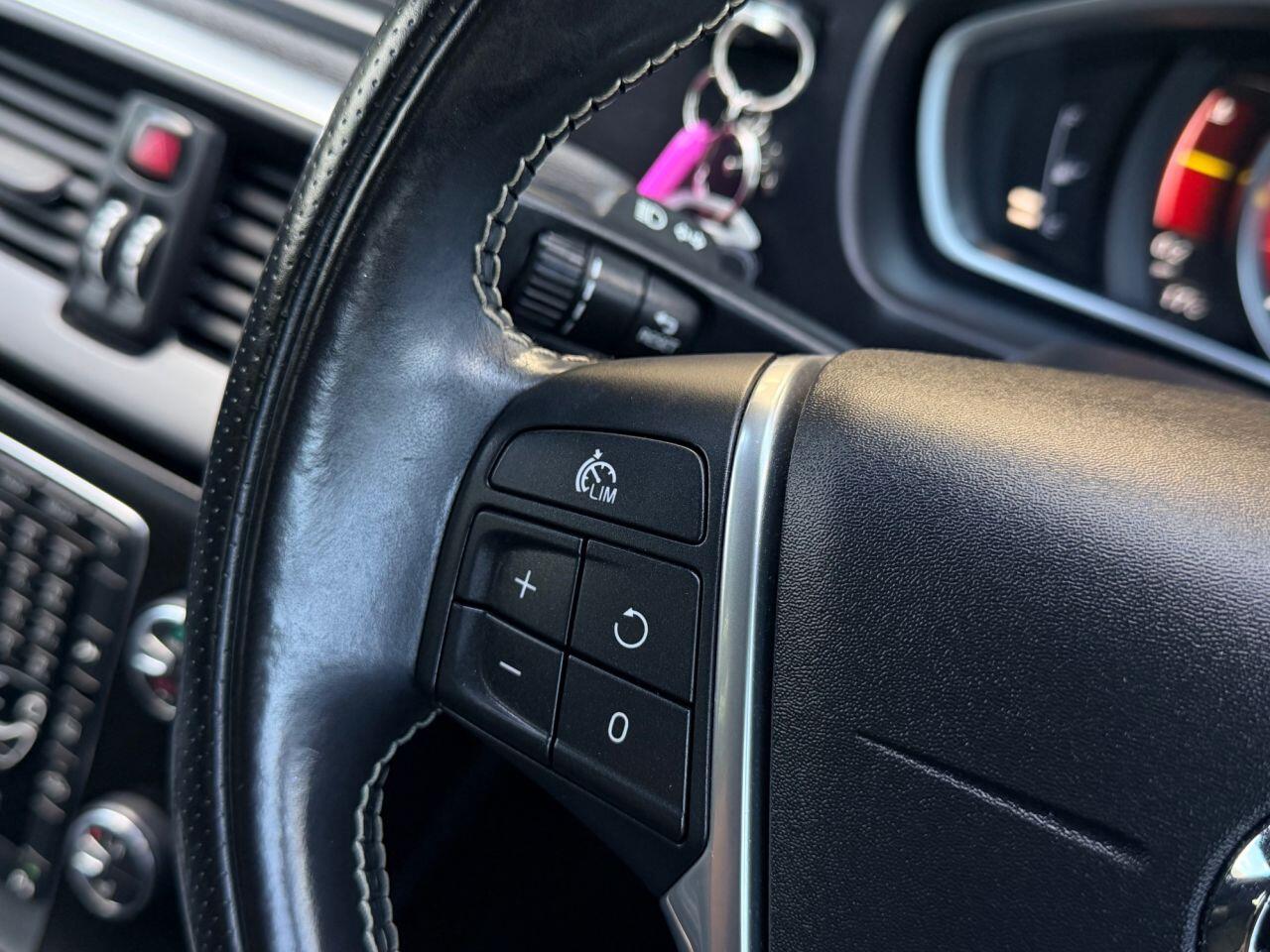 Volvo V40 view 31