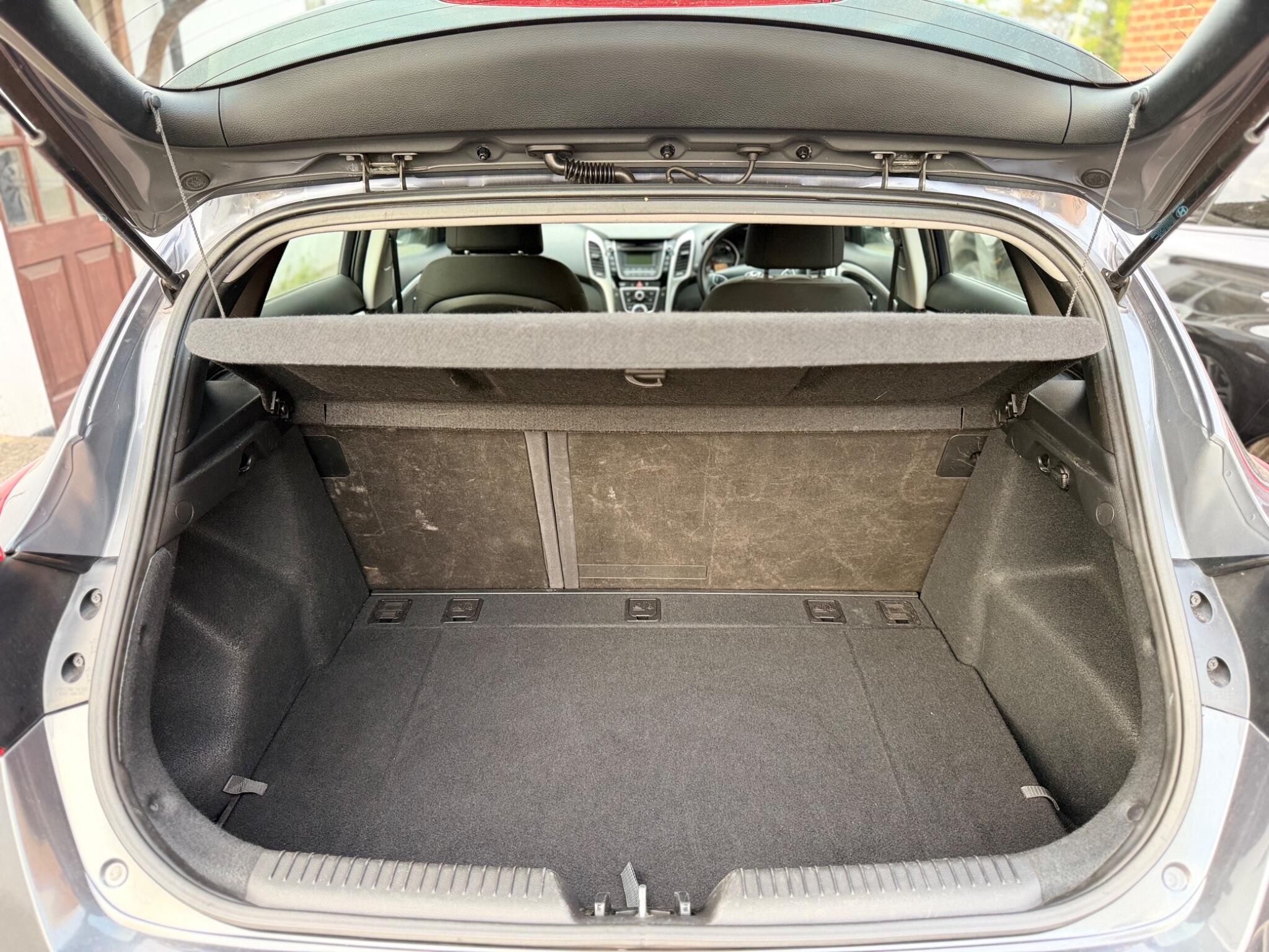 Hyundai i30 view 25