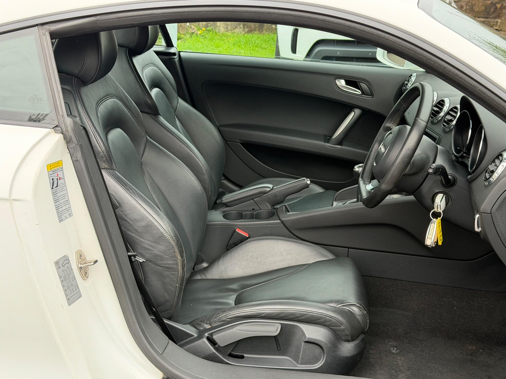 Audi TT view 14