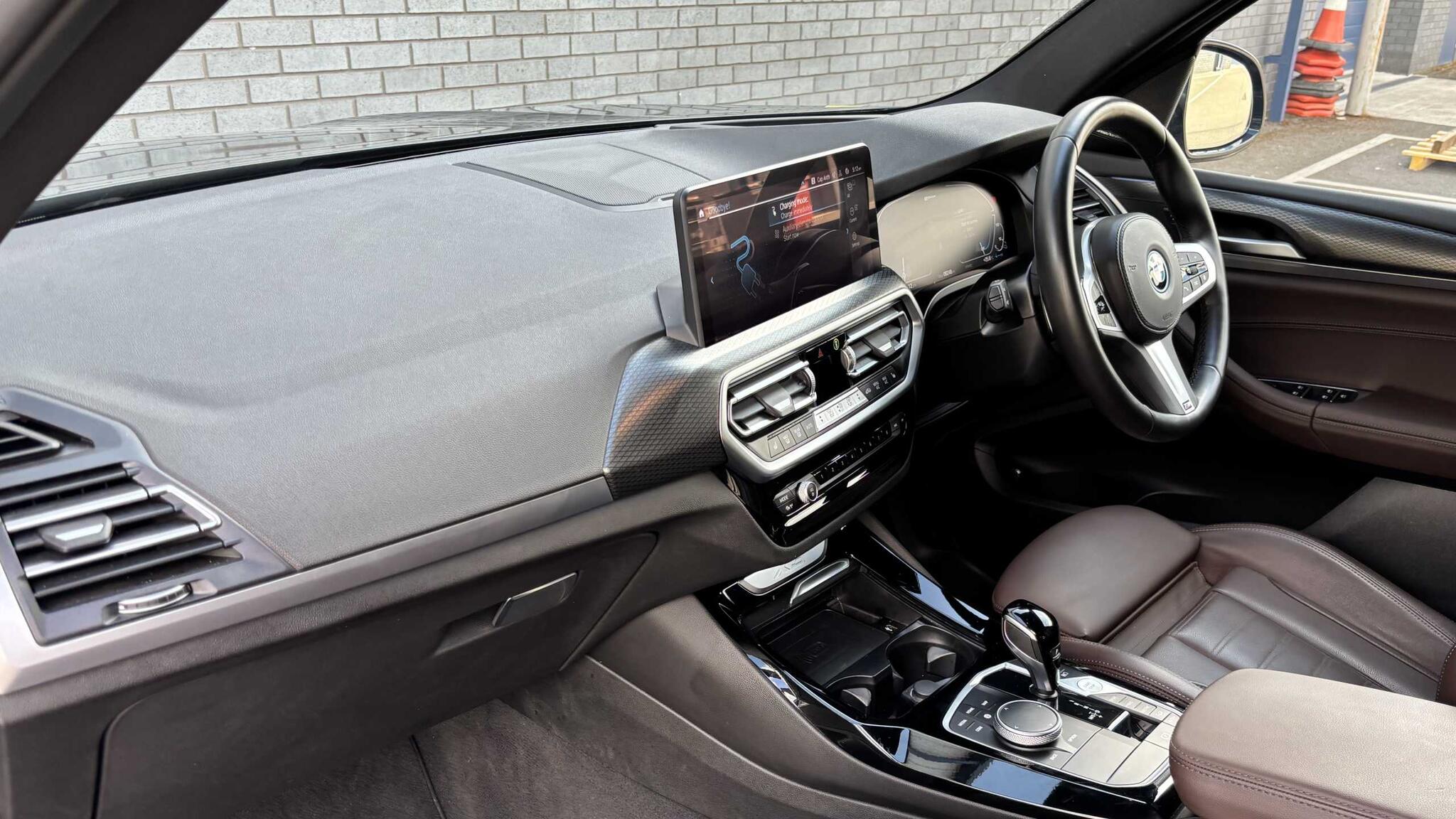 BMW X3 view 9