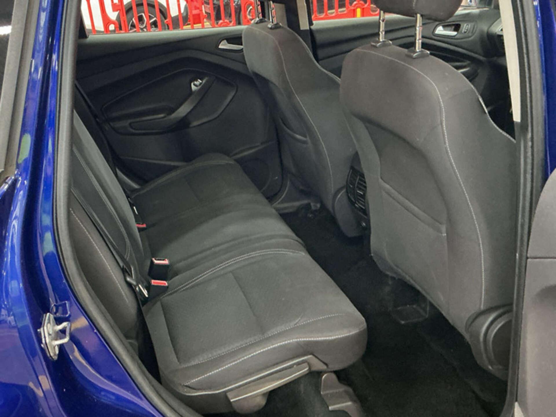Ford Kuga view 4