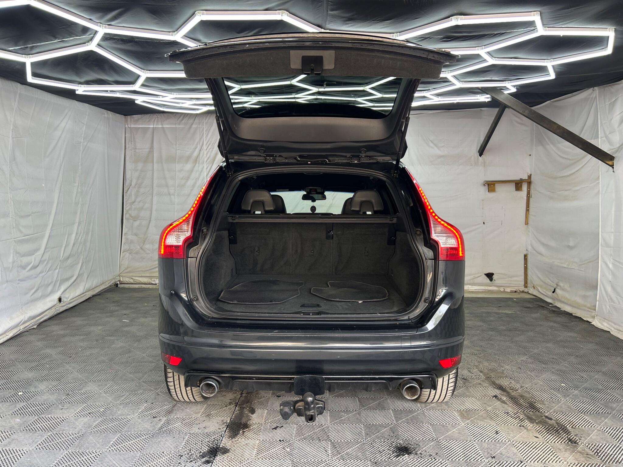 Volvo XC60 view 32