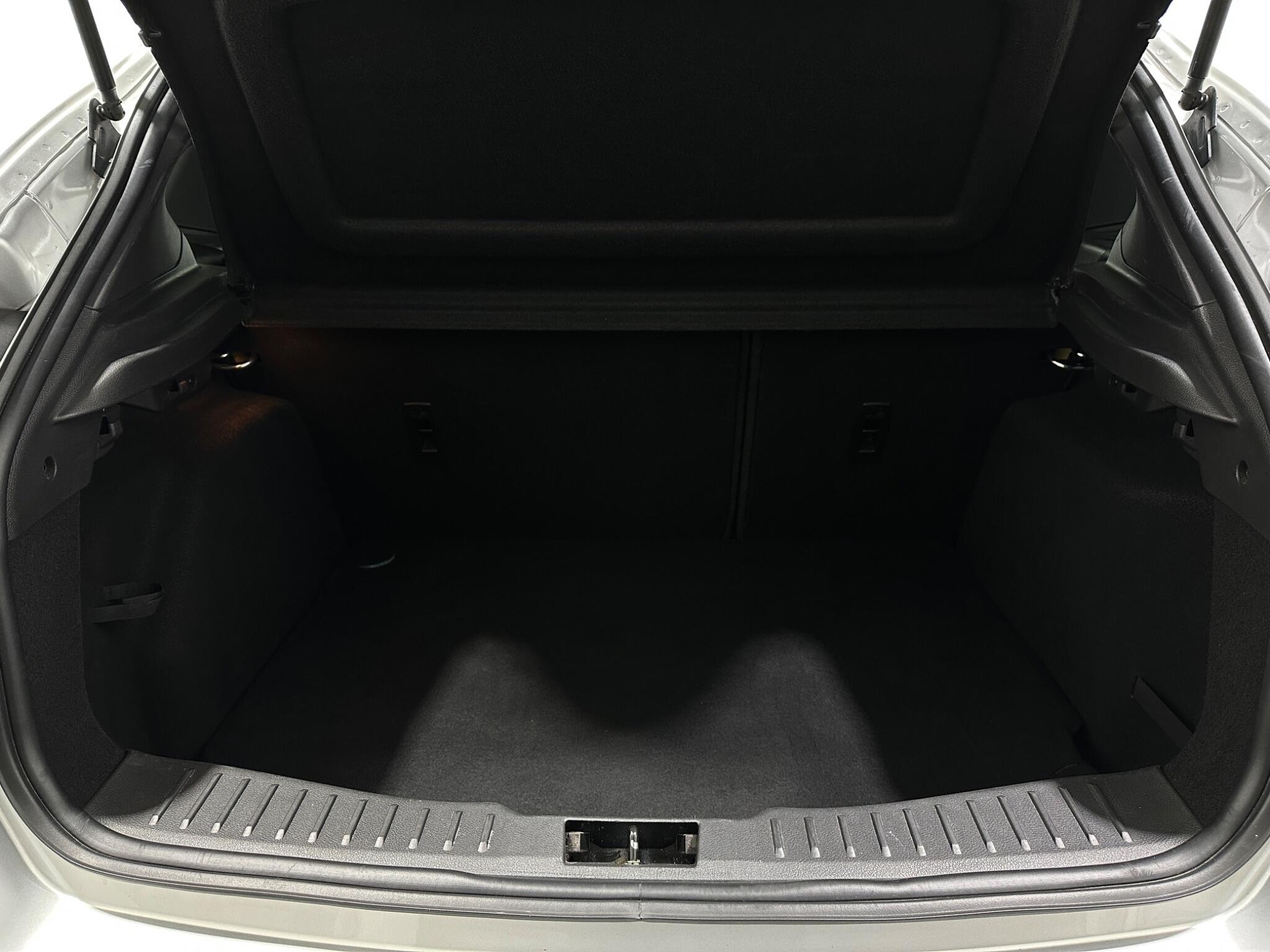 Ford Focus view 46