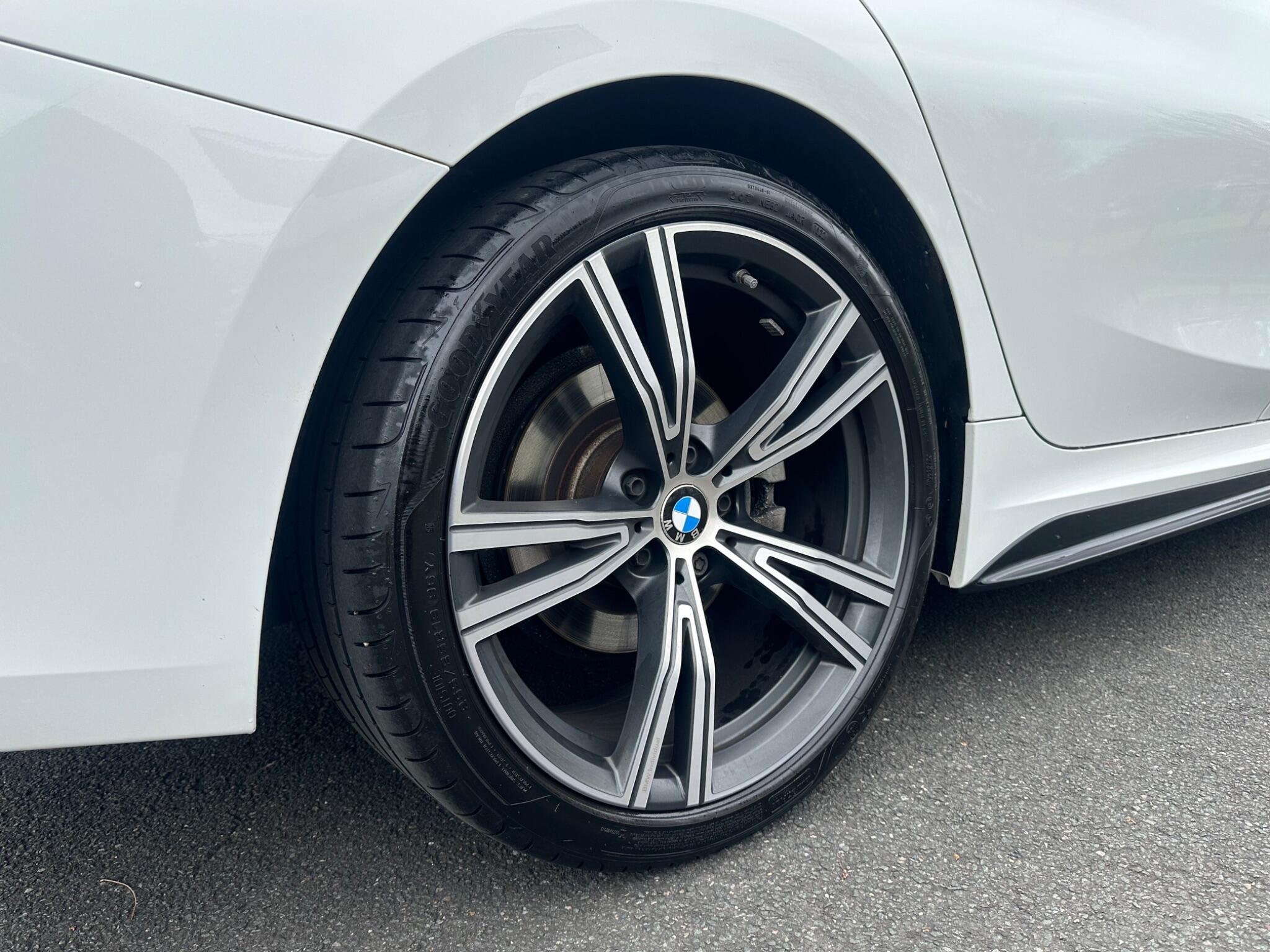 BMW 3 Series view 21