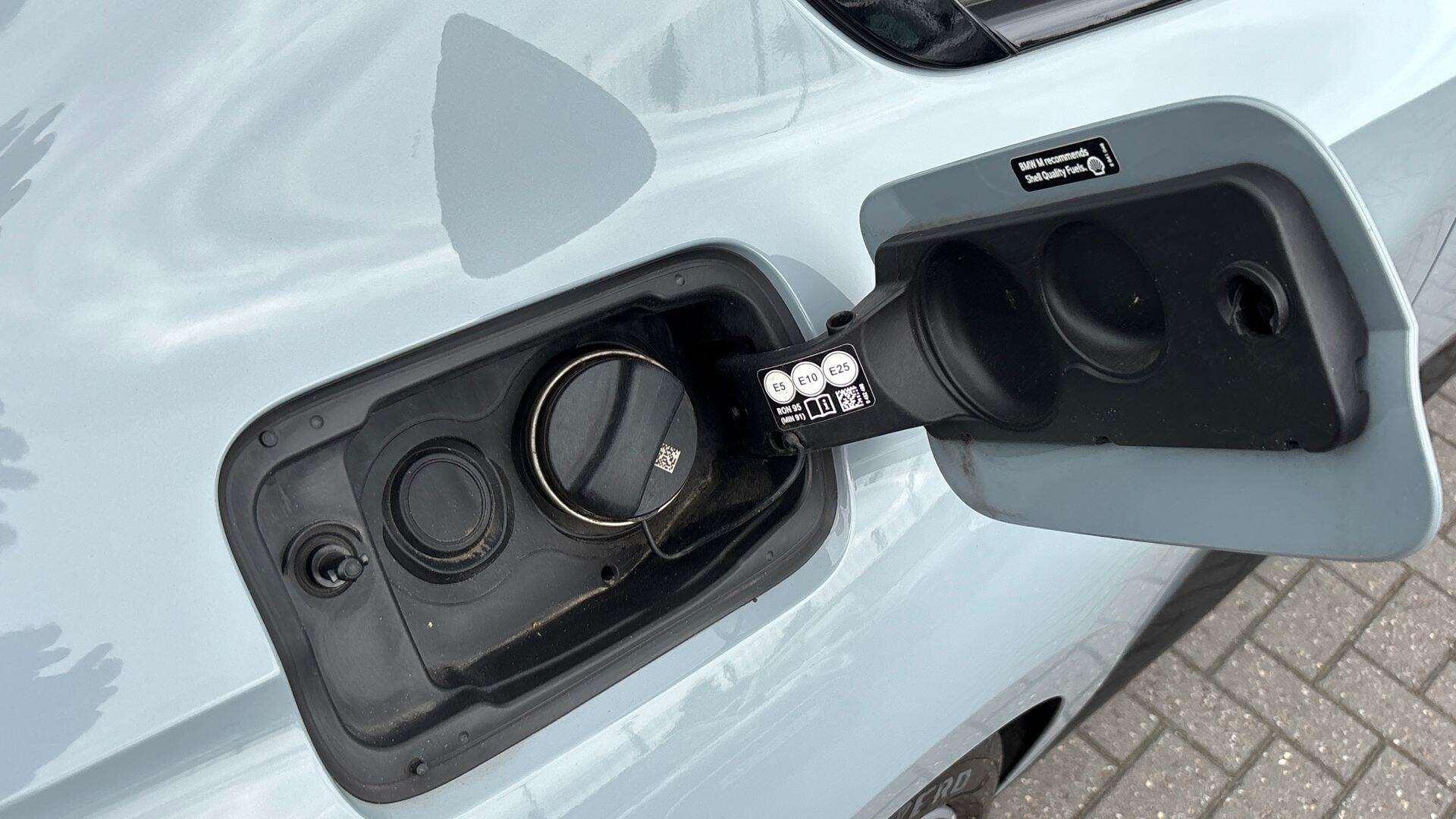 BMW 2 Series view 25