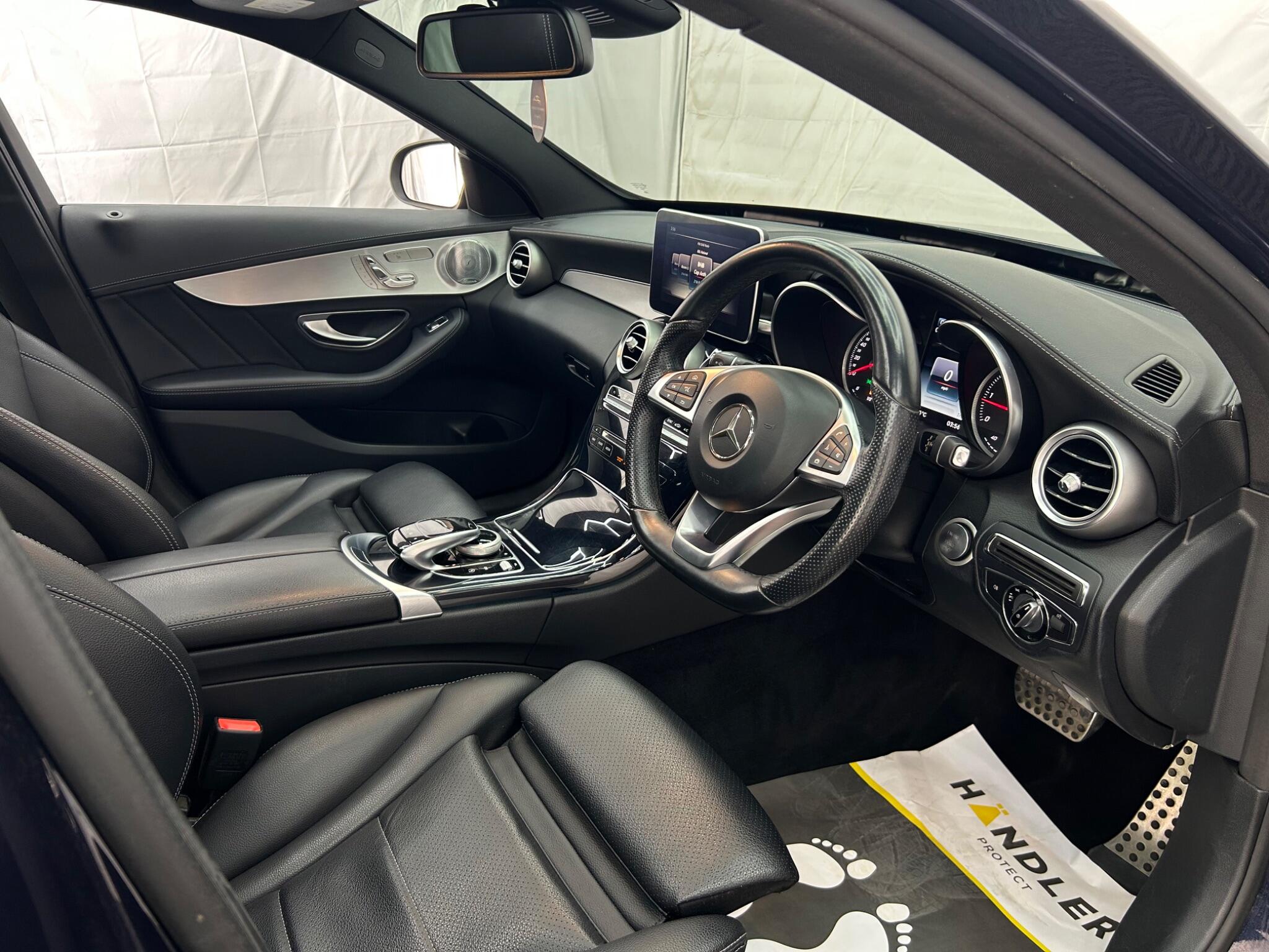 Mercedes-Benz C Class view 12