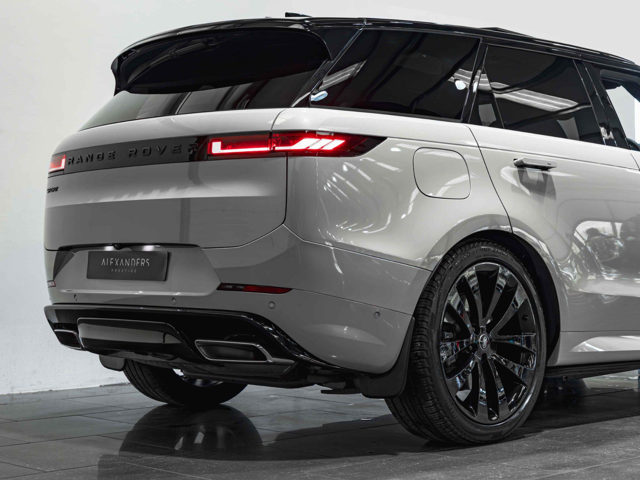 Land Rover Range Rover Sport view 13