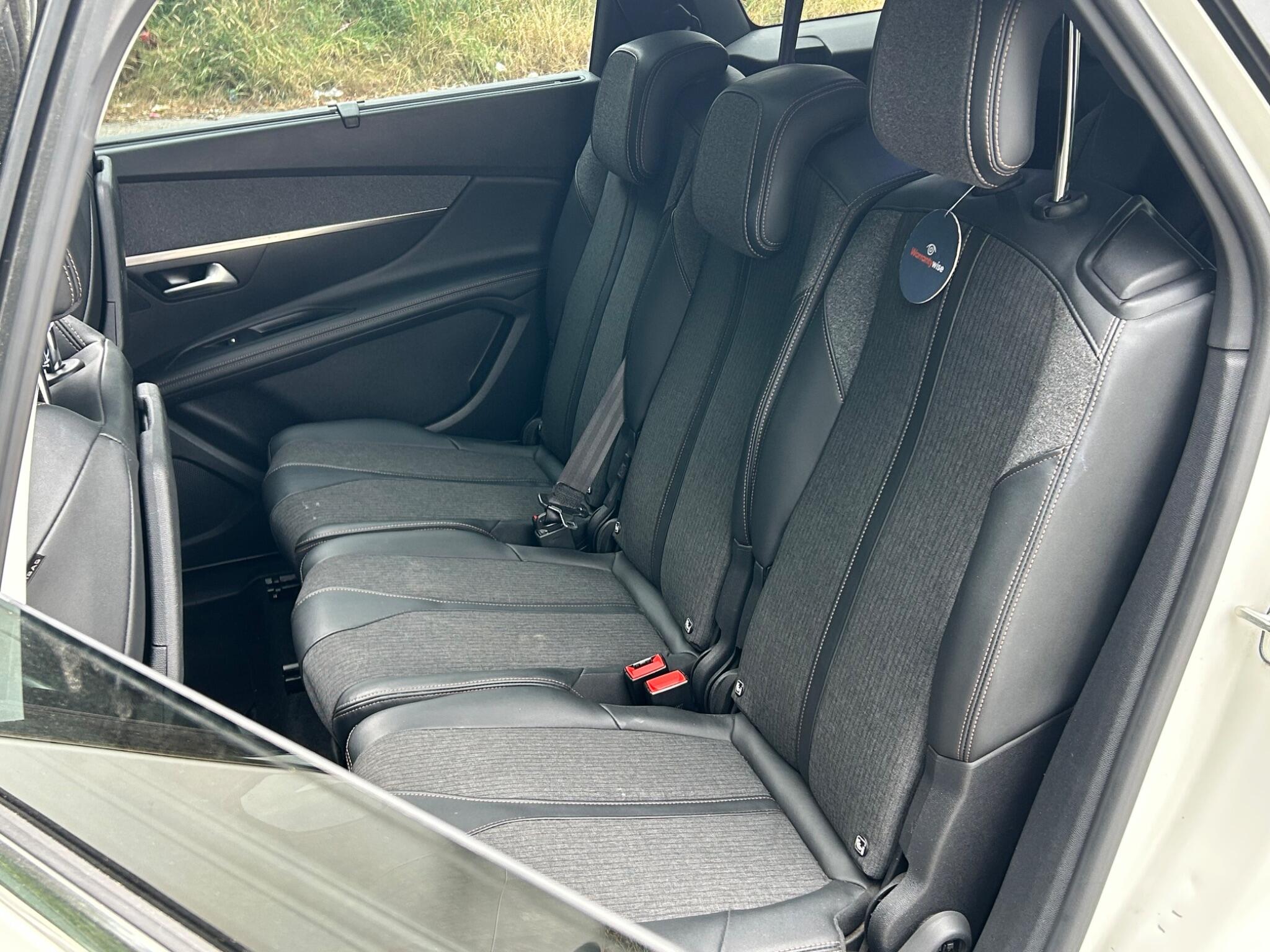 Peugeot 5008 view 18