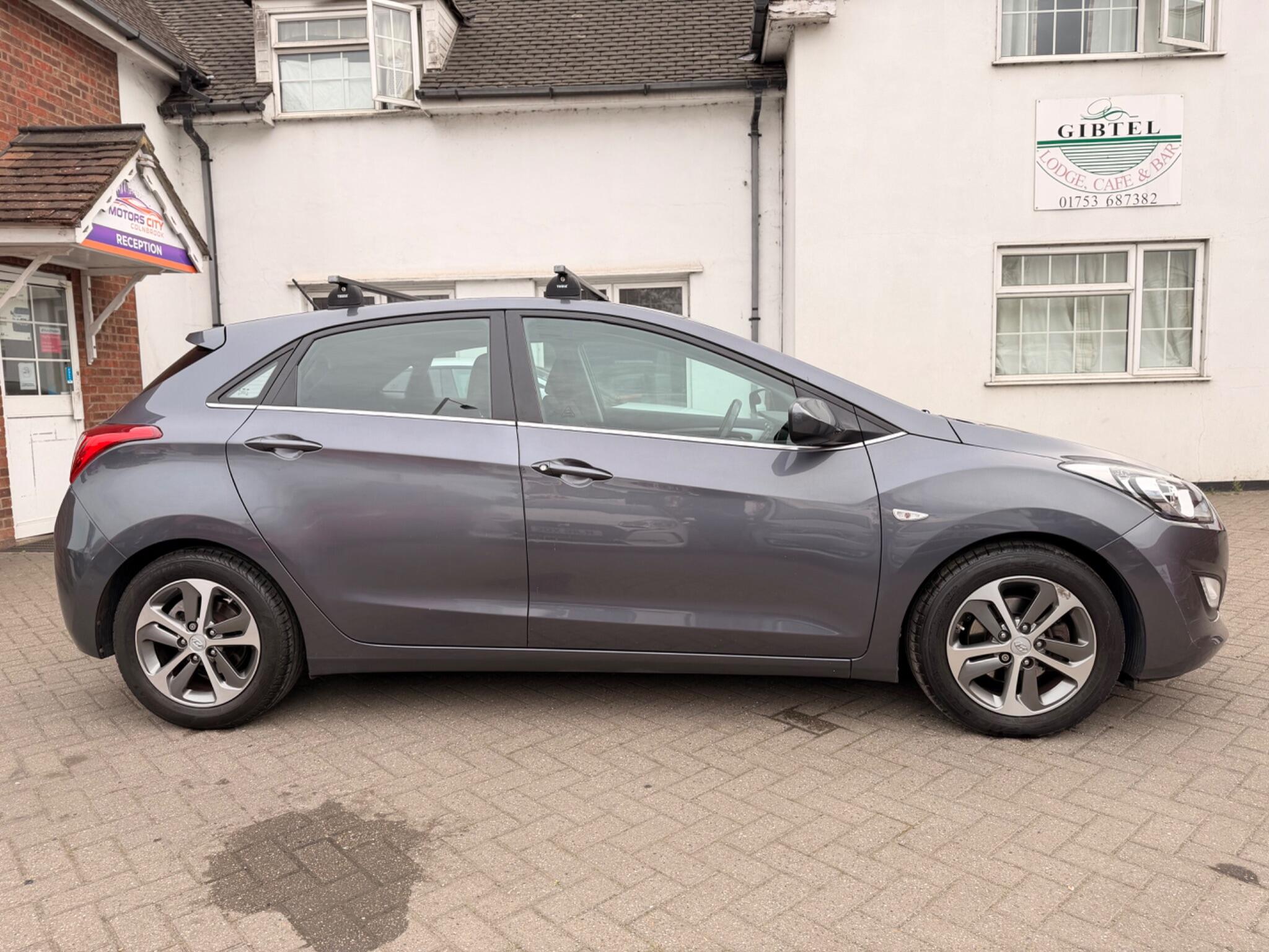 Hyundai i30 view 5