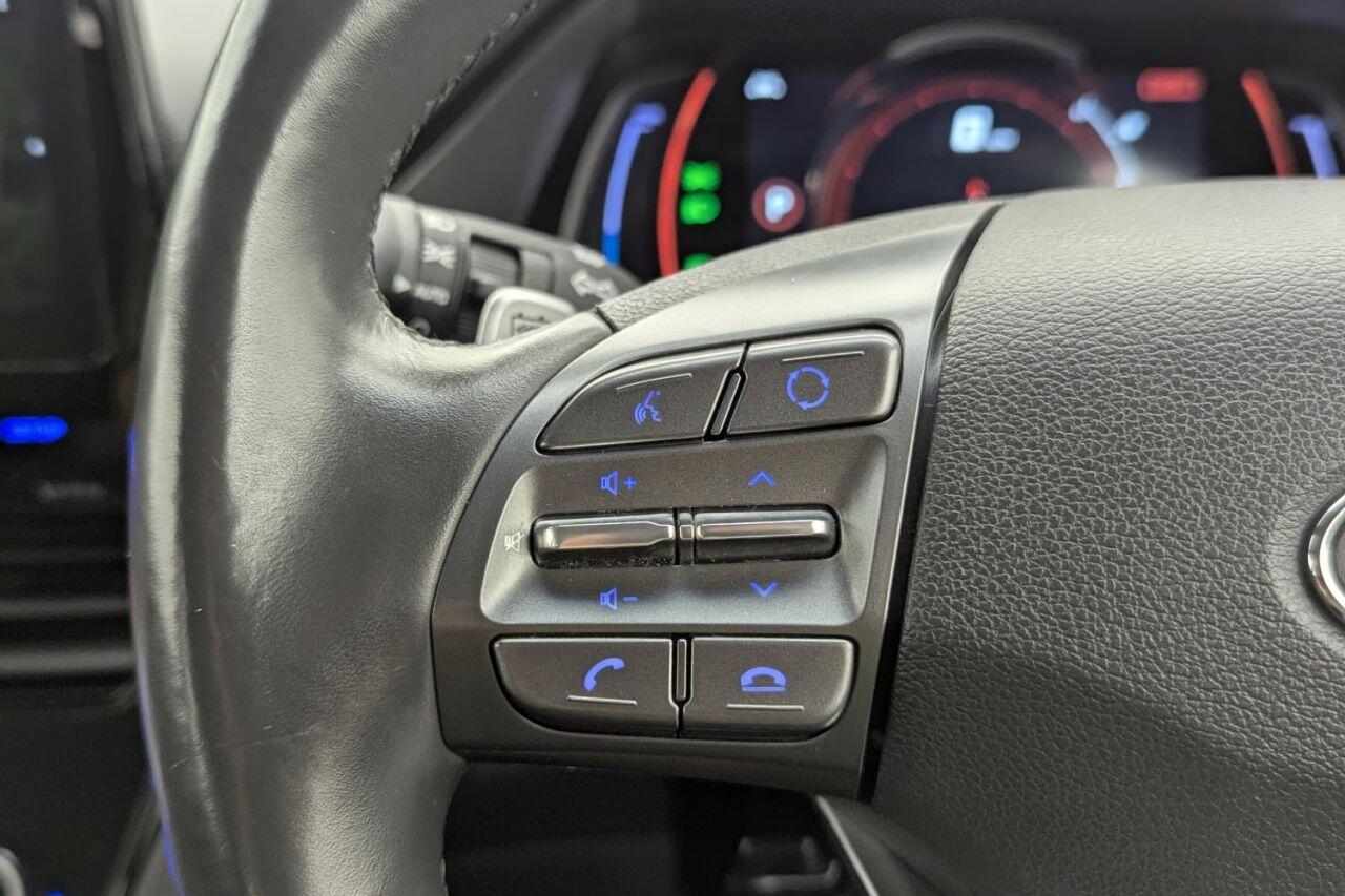 Hyundai Ioniq view 34
