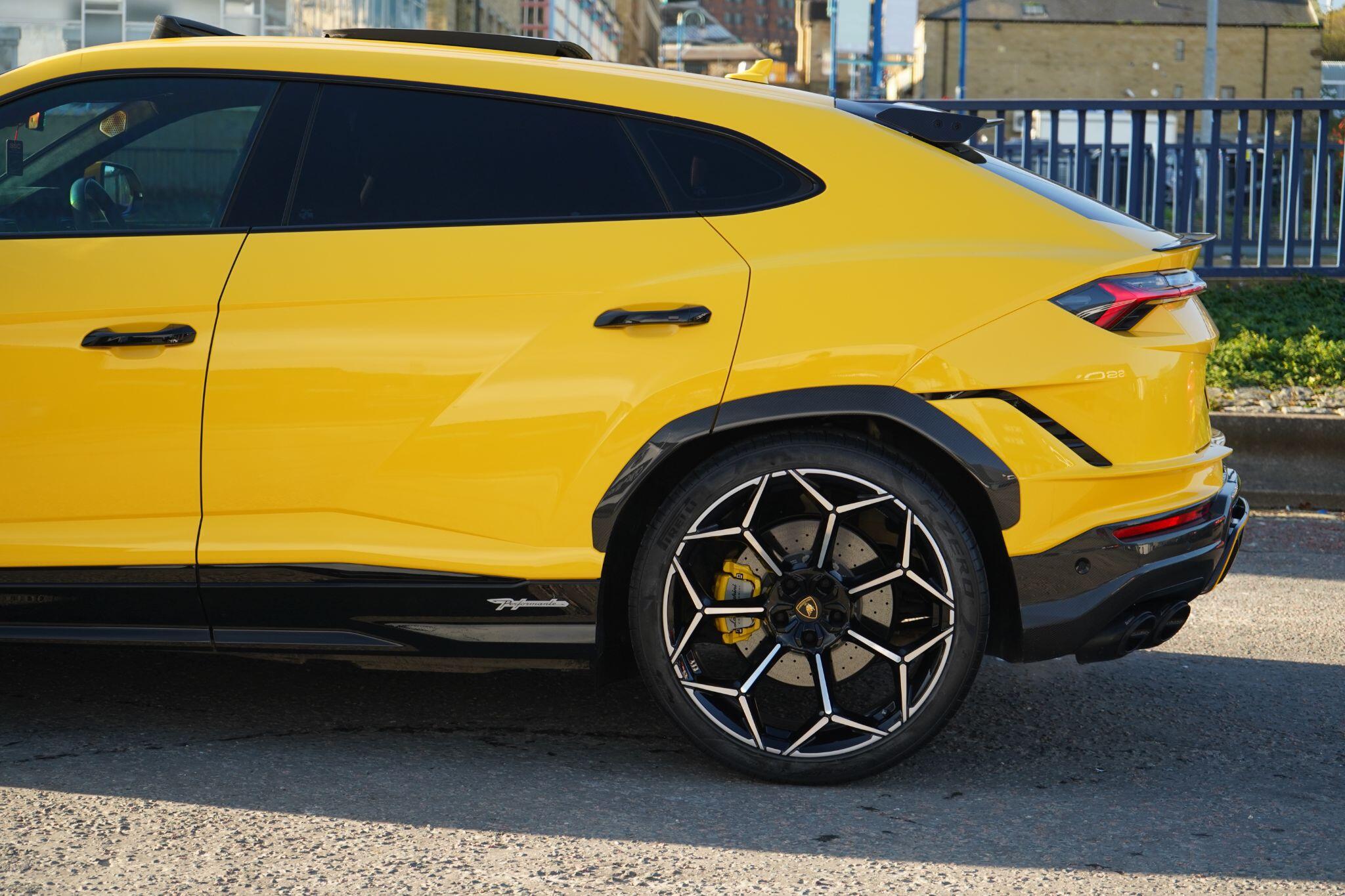 Lamborghini Urus view 11