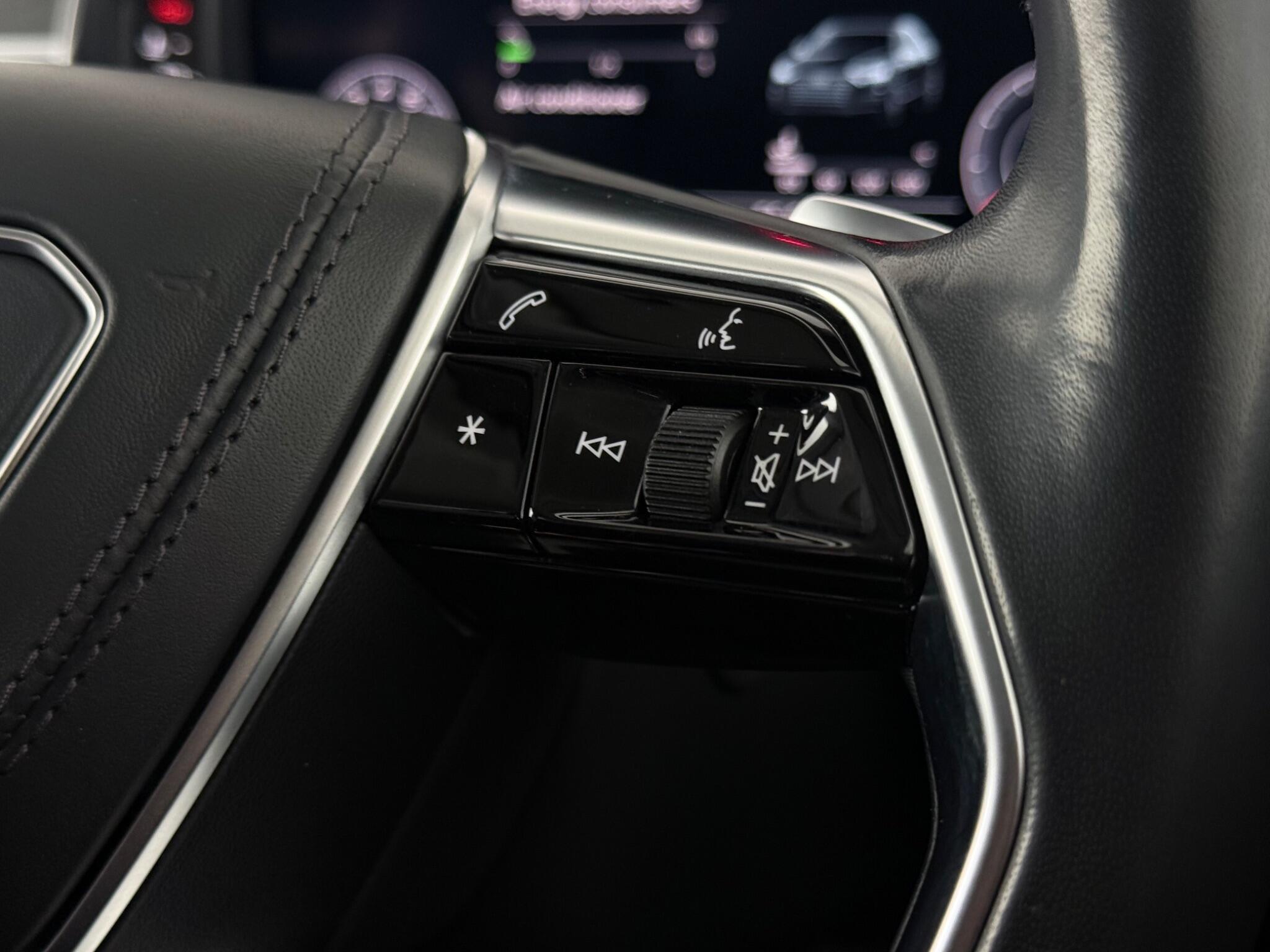 Audi A8 view 16